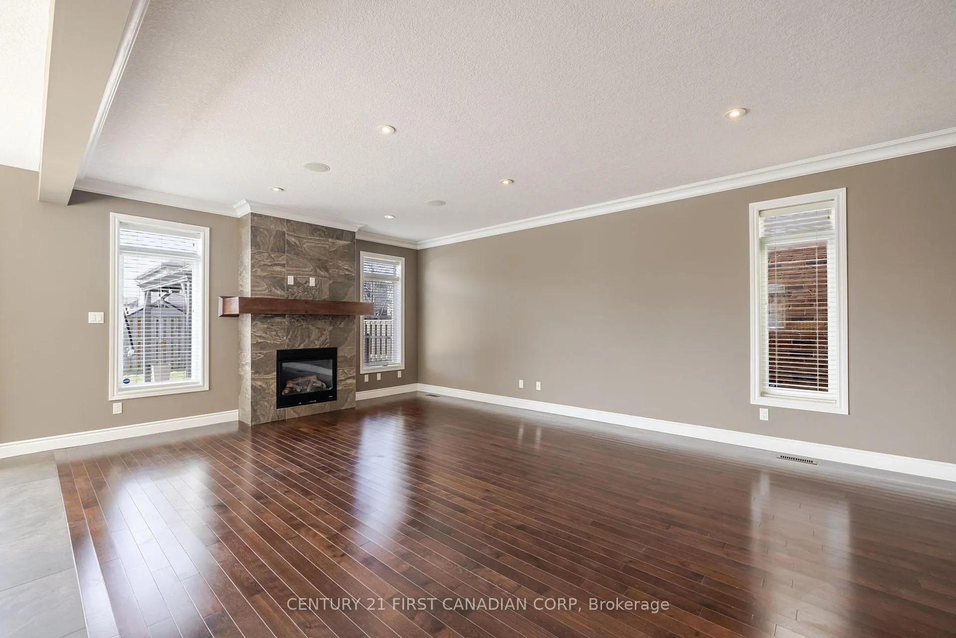 Photo 7 of 1690 Beaverbrook Avenue, London, North M — HOMEH