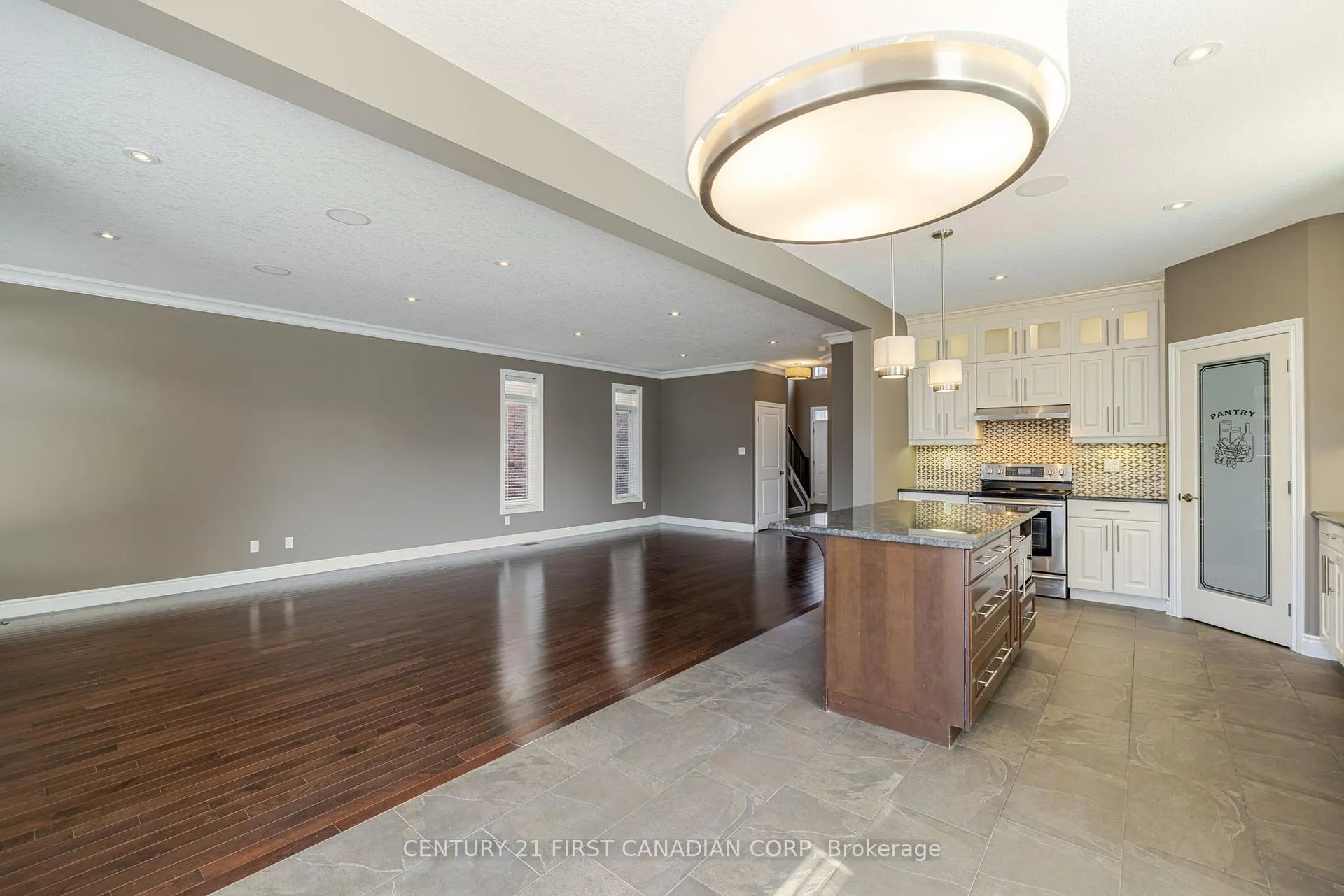 Photo 10 of 1690 Beaverbrook Avenue, London, North M — HOMEH