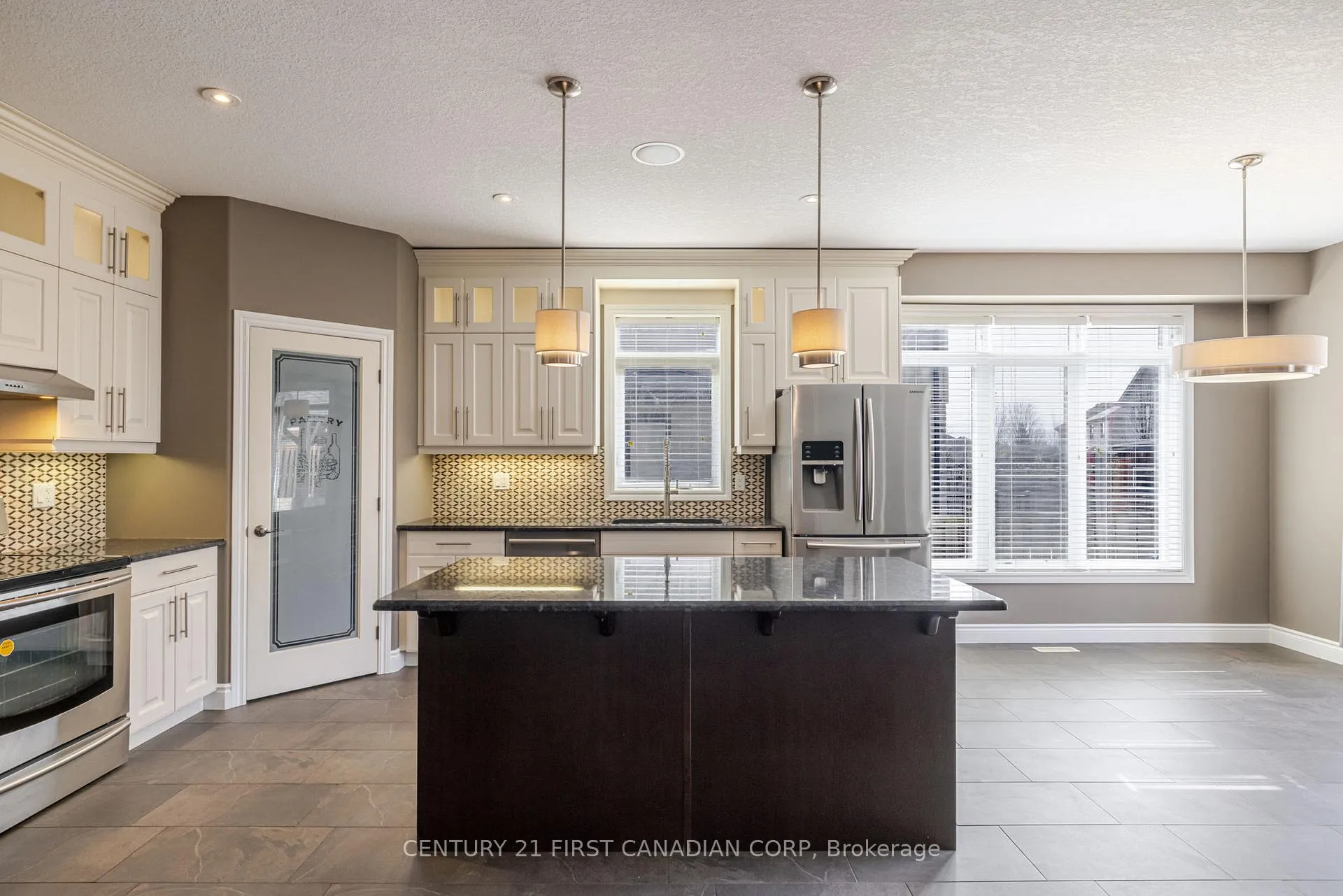 Photo 15 of 1690 Beaverbrook Avenue, London, North M — HOMEH