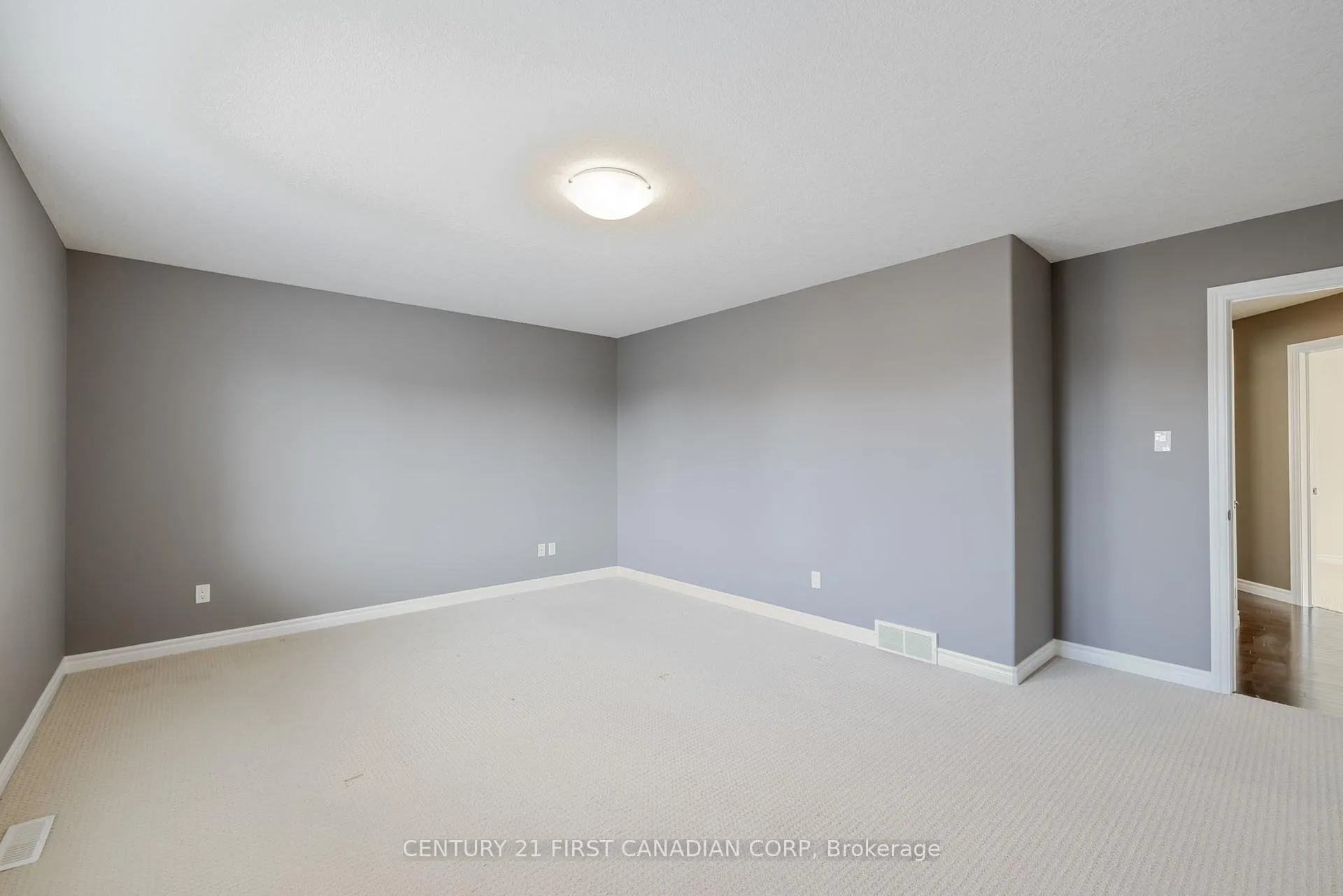 Photo 18 of 1690 Beaverbrook Avenue, London, North M — HOMEH