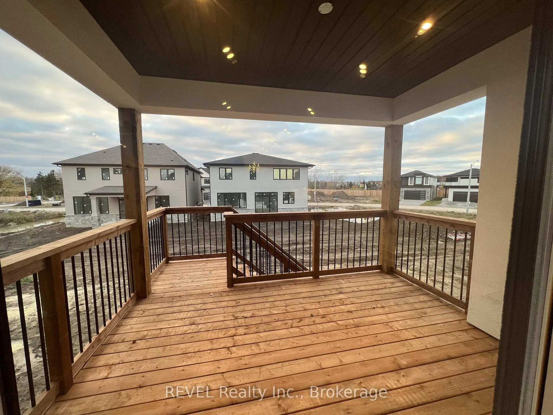 Photo 10 of Unit Upper, 6129 Curlin Crescent, Niagara Falls, Forestview — HOMEH