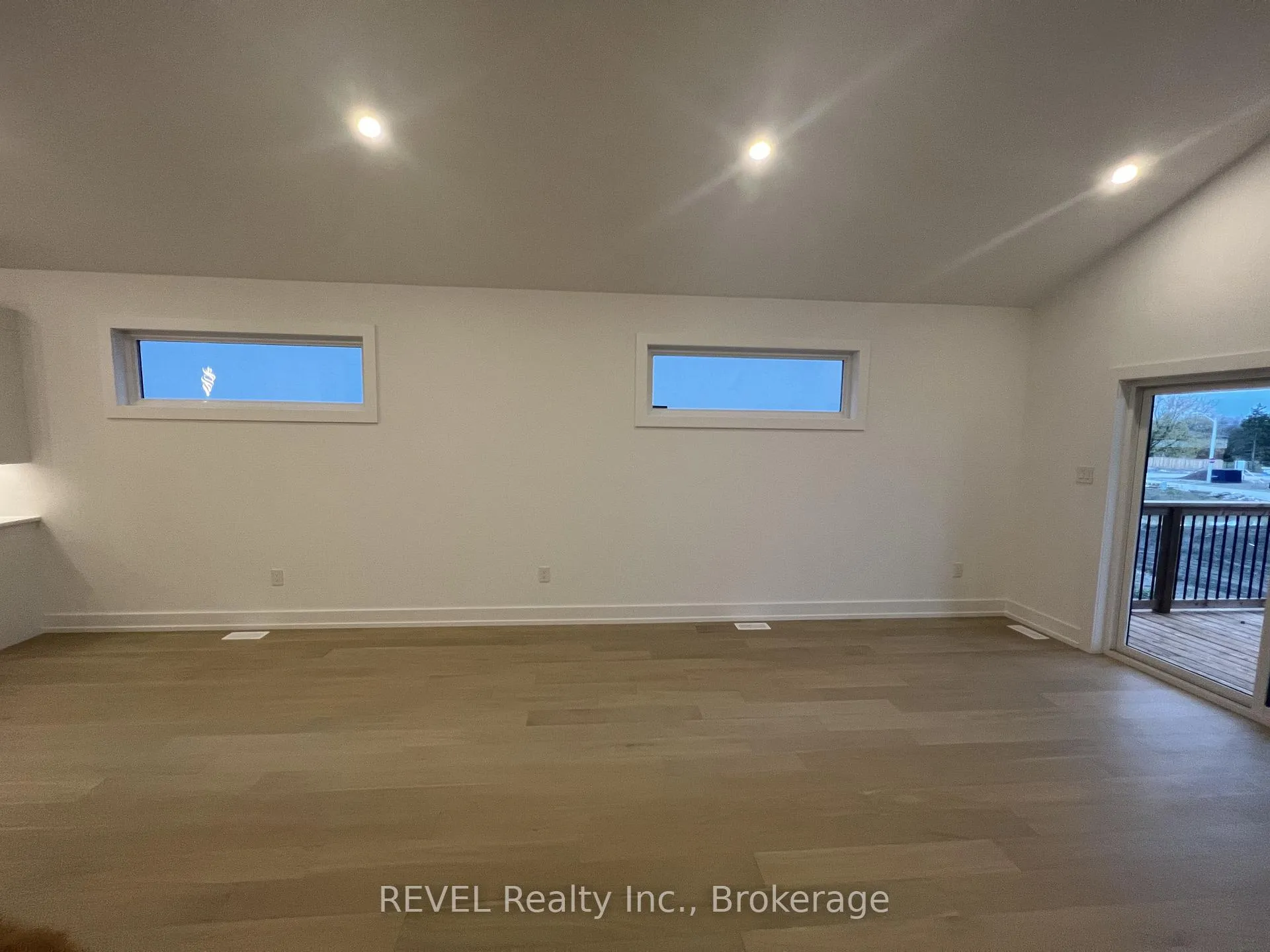 Photo 15 of Unit Upper, 6129 Curlin Crescent, Niagara Falls, Forestview — HOMEH