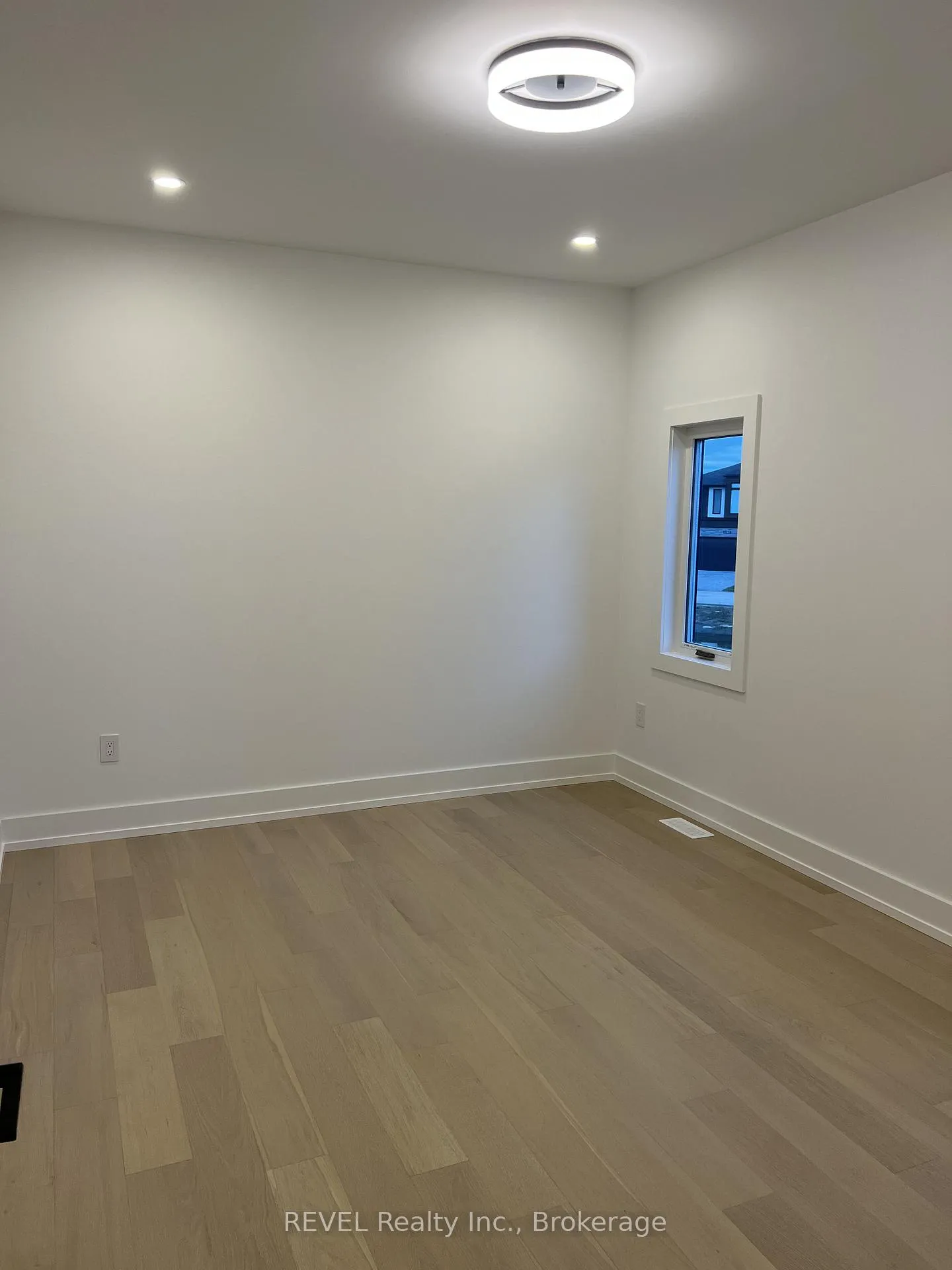 Photo 16 of Unit Upper, 6129 Curlin Crescent, Niagara Falls, Forestview — HOMEH