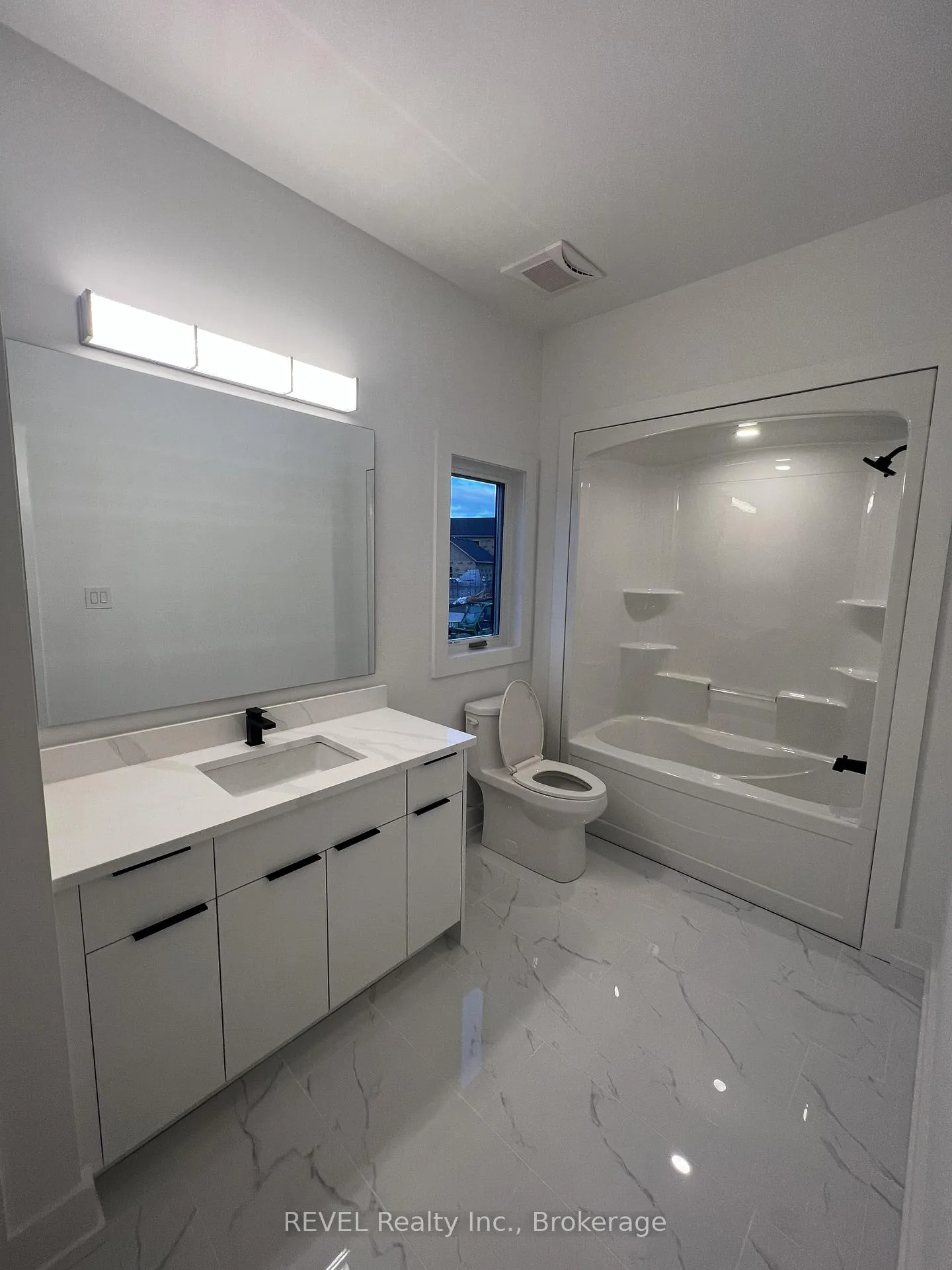 Photo 20 of Unit Upper, 6129 Curlin Crescent, Niagara Falls, Forestview — HOMEH