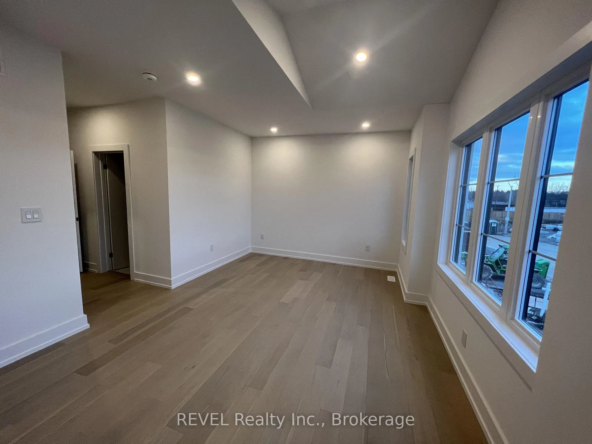 Photo 28 of Unit Upper, 6129 Curlin Crescent, Niagara Falls, Forestview — HOMEH
