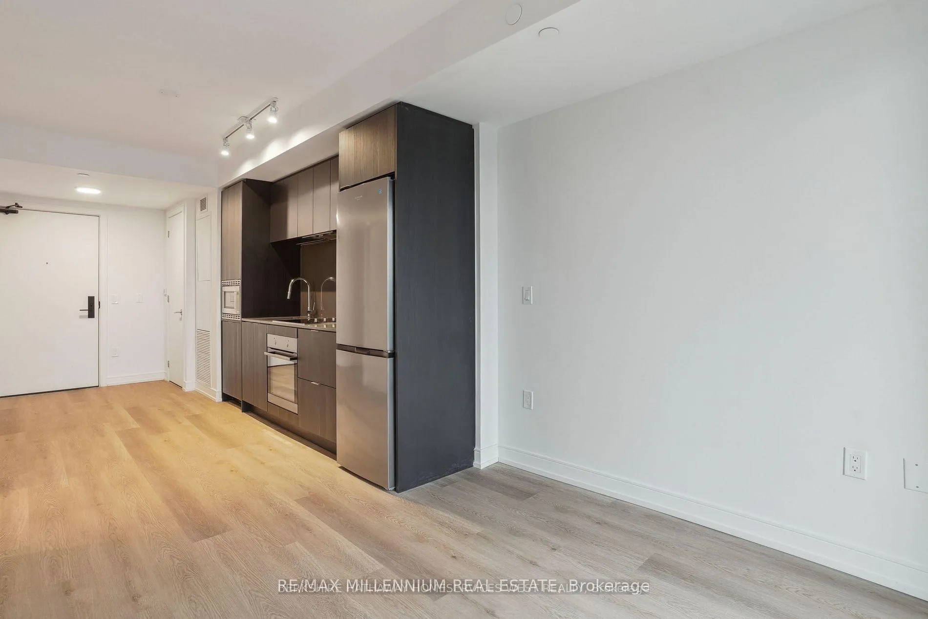 Photo 10 of Unit 329, 1 Jarvis Street, Hamilton, Beasley — HOMEH
