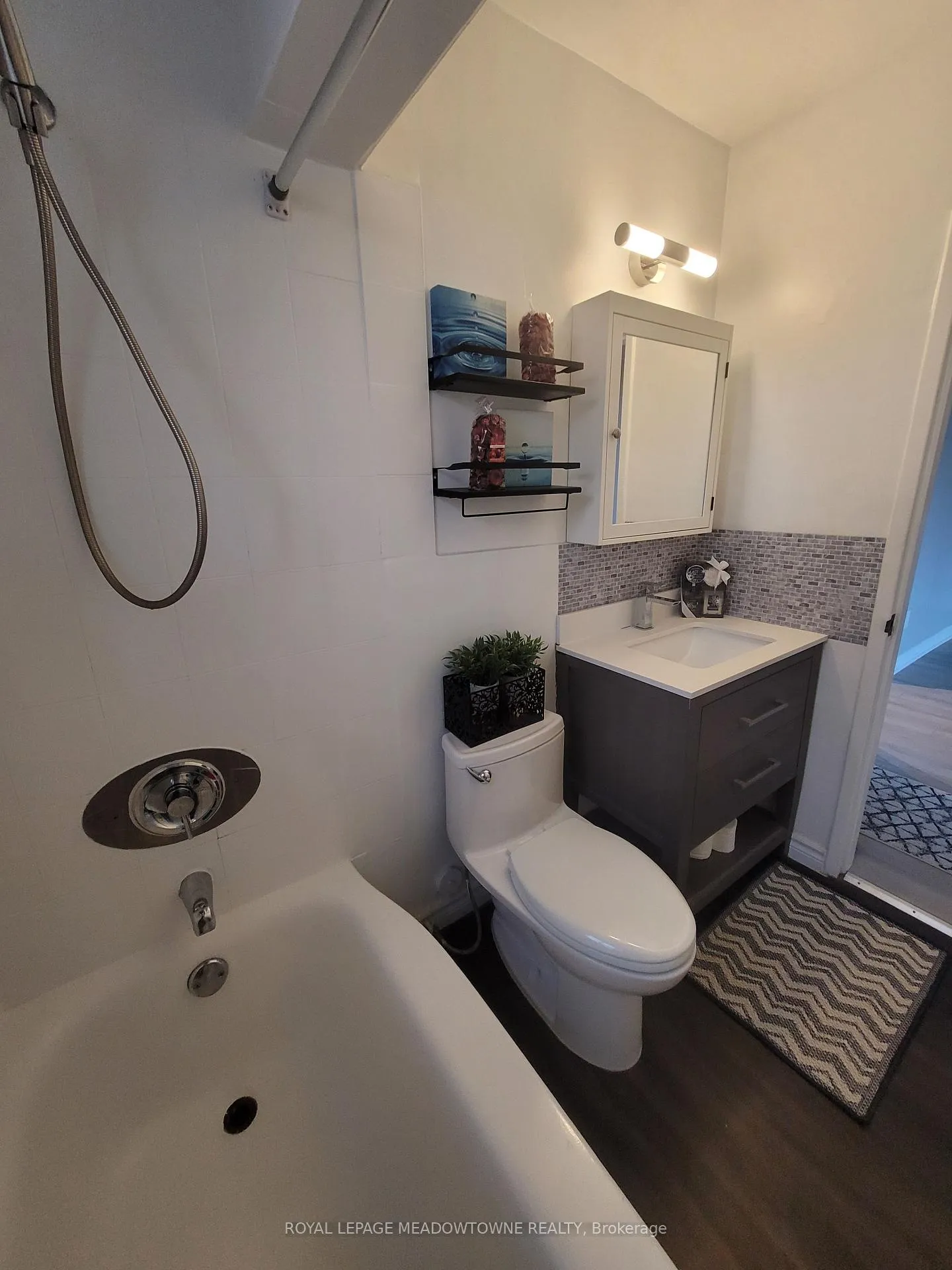 Photo 14 of Unit 2, 981 Mohawk Road E, Hamilton, Huntington — HOMEH
