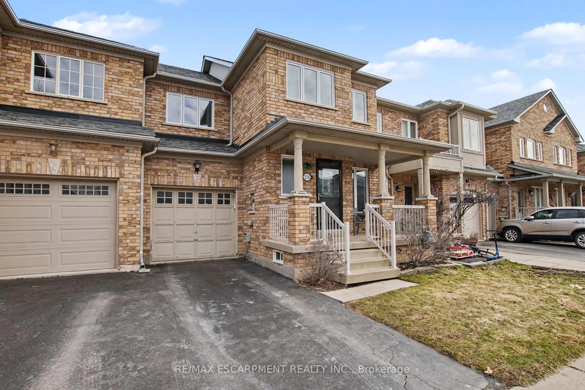 Photo 3 of 236 Fitzgerald Crescent, Milton, Dempsey — HOMEH