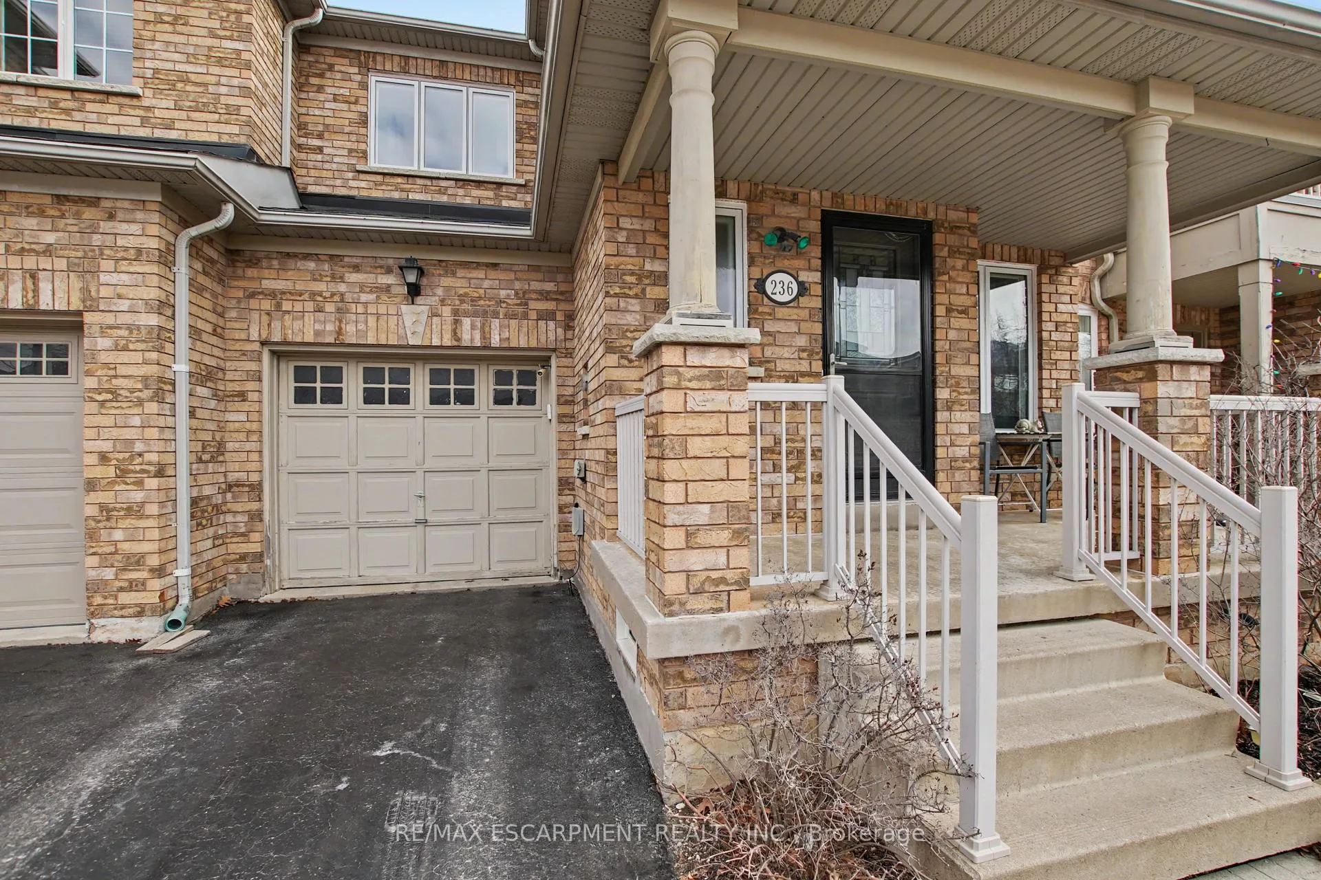 Photo 4 of 236 Fitzgerald Crescent, Milton, Dempsey — HOMEH