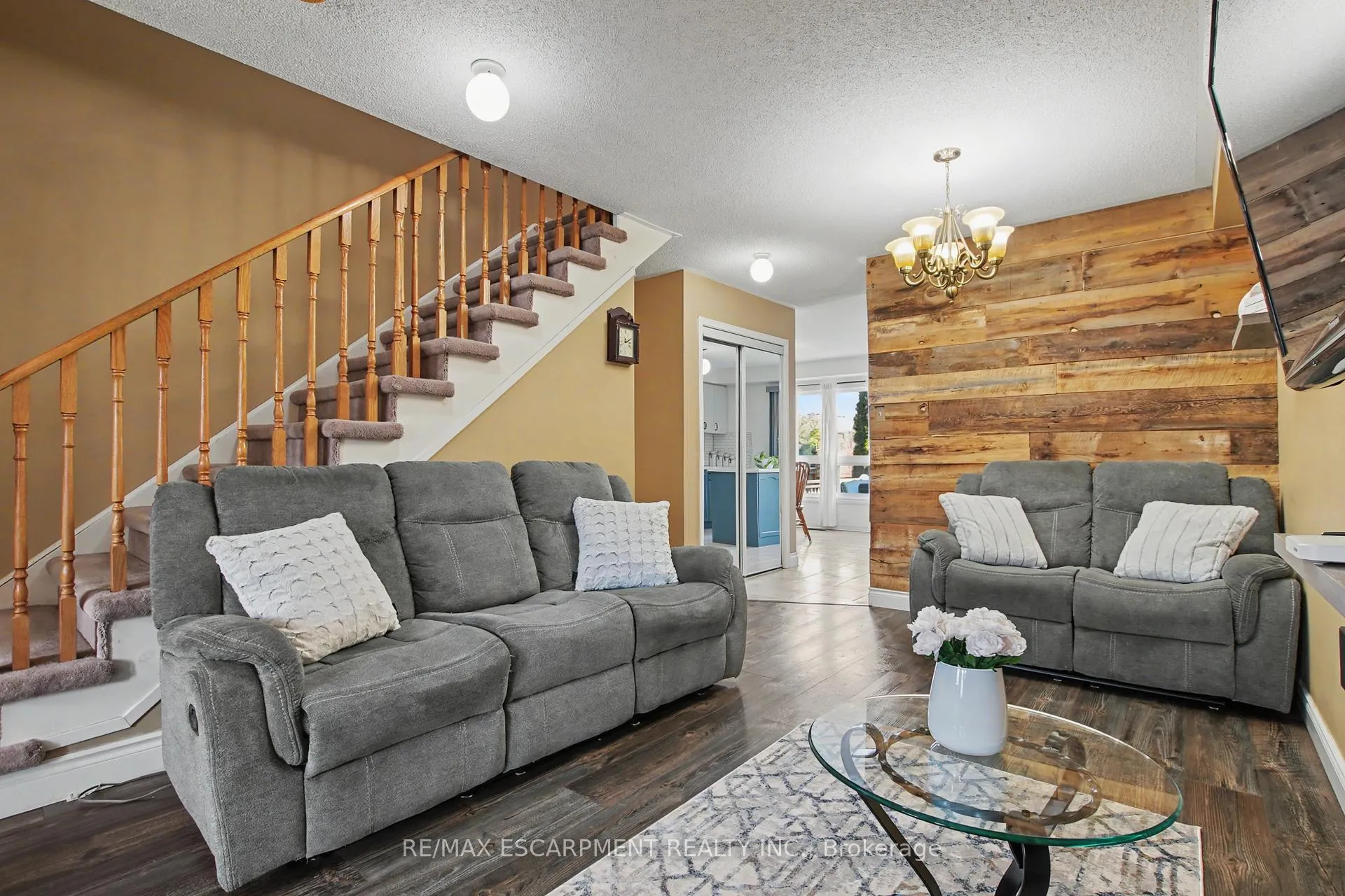 Photo 7 of 236 Fitzgerald Crescent, Milton, Dempsey — HOMEH