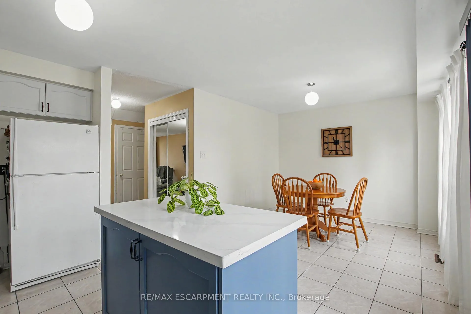 Photo 13 of 236 Fitzgerald Crescent, Milton, Dempsey — HOMEH