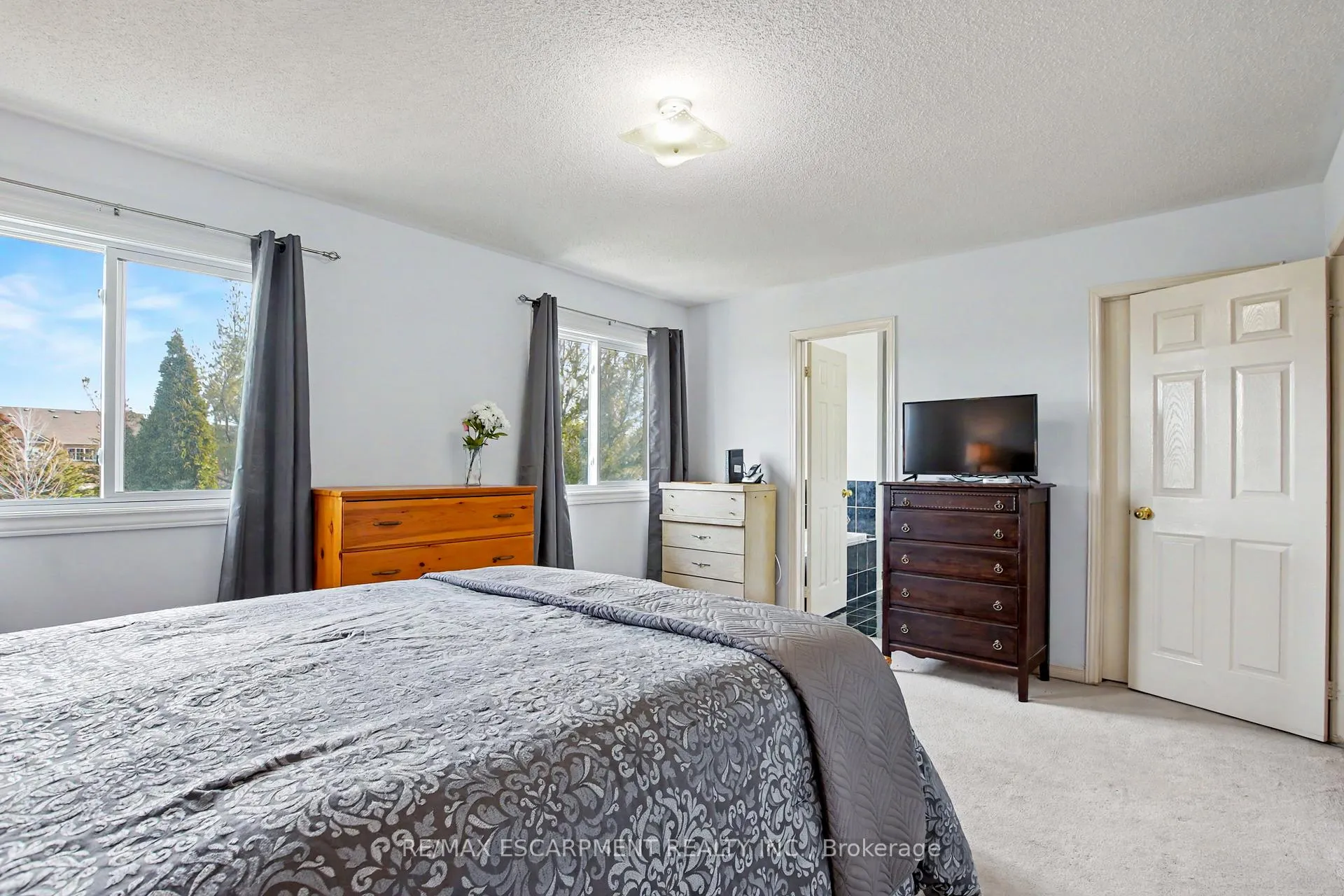 Photo 16 of 236 Fitzgerald Crescent, Milton, Dempsey — HOMEH