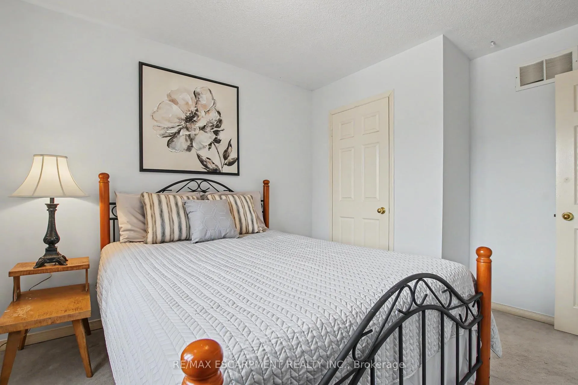 Photo 21 of 236 Fitzgerald Crescent, Milton, Dempsey — HOMEH