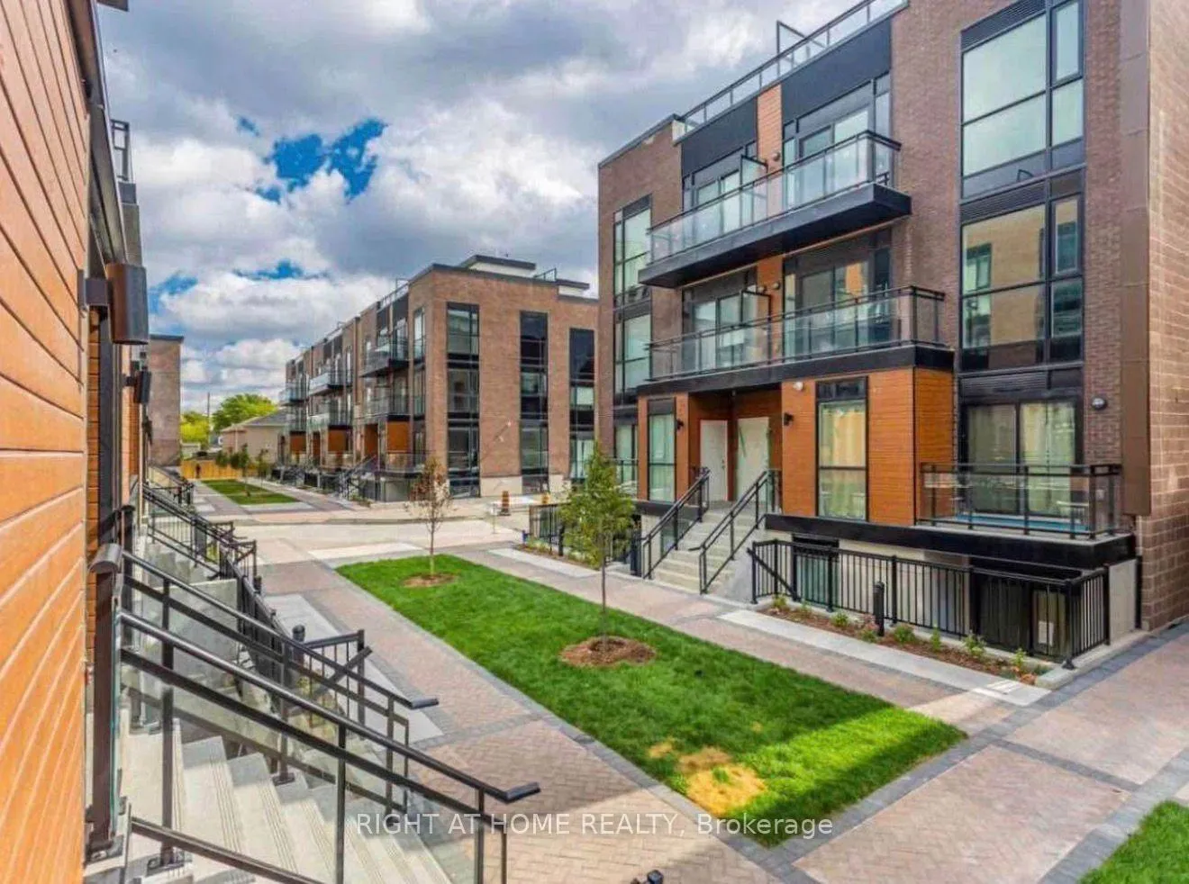 Photo 1 of Unit C1002, 5299 highway 7 W, Vaughan, Vaughan Grove — HOMEH