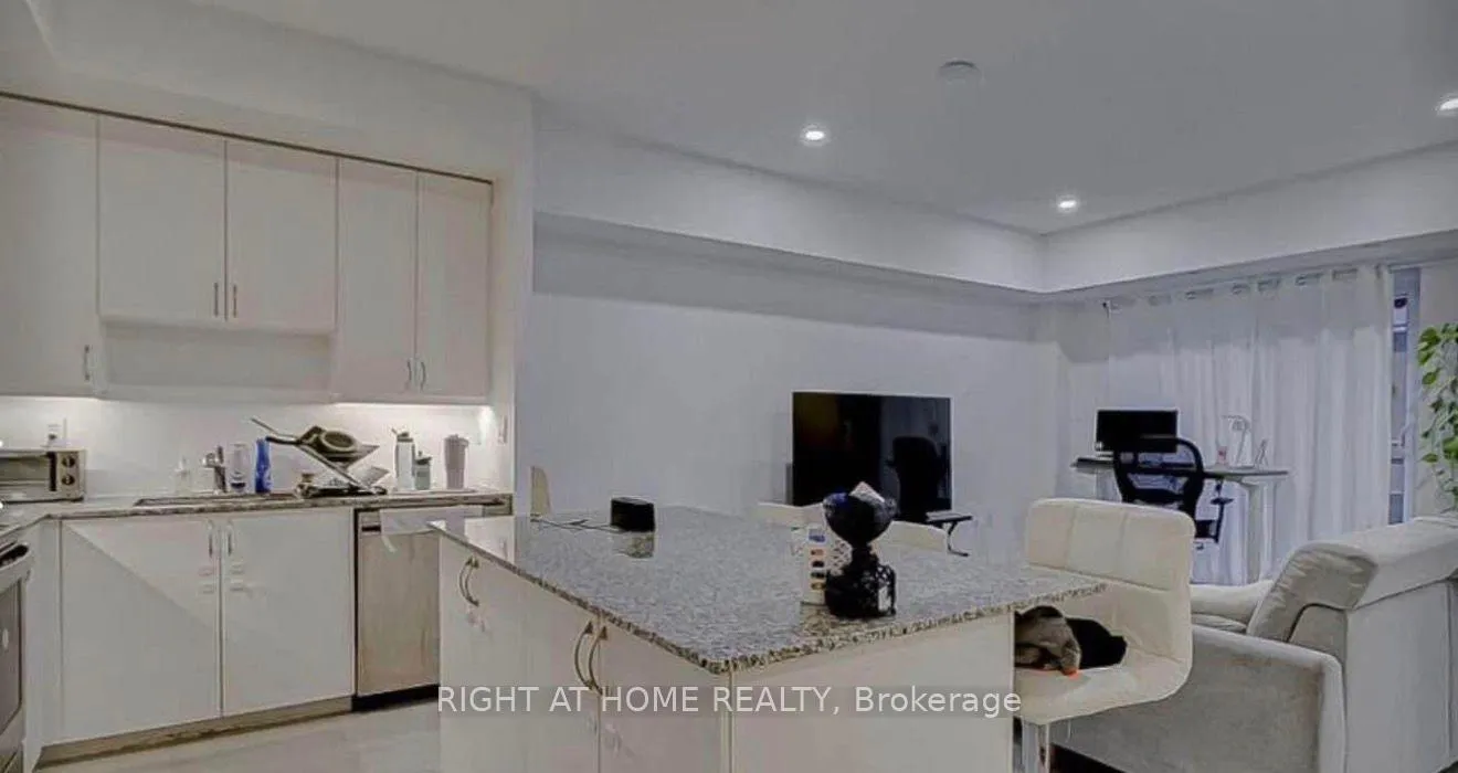 Photo 4 of Unit C1002, 5299 highway 7 W, Vaughan, Vaughan Grove — HOMEH