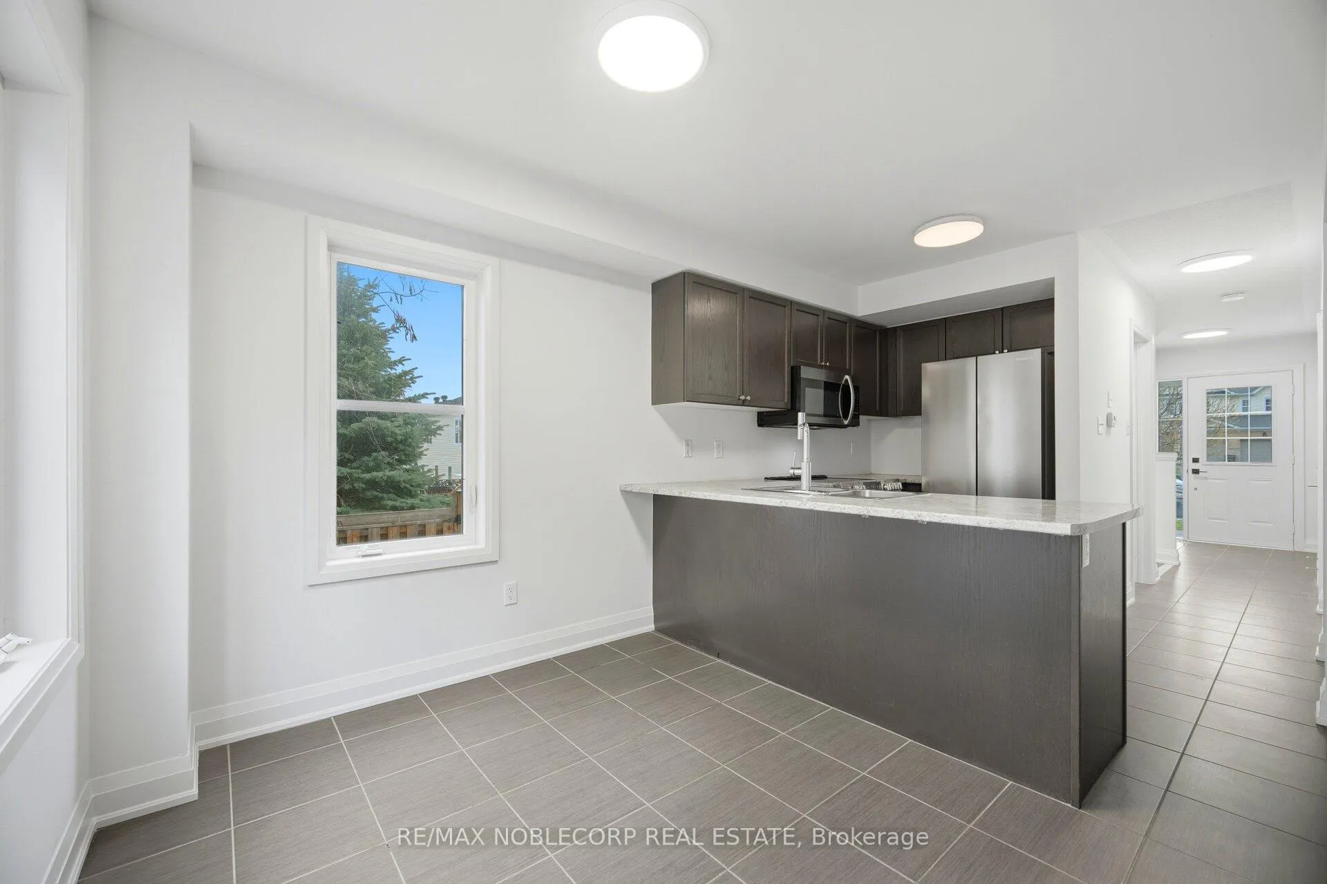 Photo 15 of 20 Peartree Court, Barrie, Allandale Heights — HOMEH