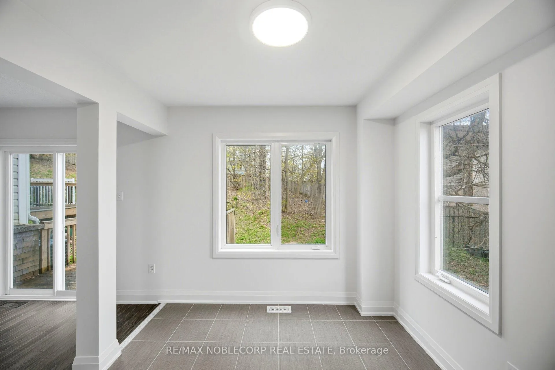 Photo 16 of 20 Peartree Court, Barrie, Allandale Heights — HOMEH