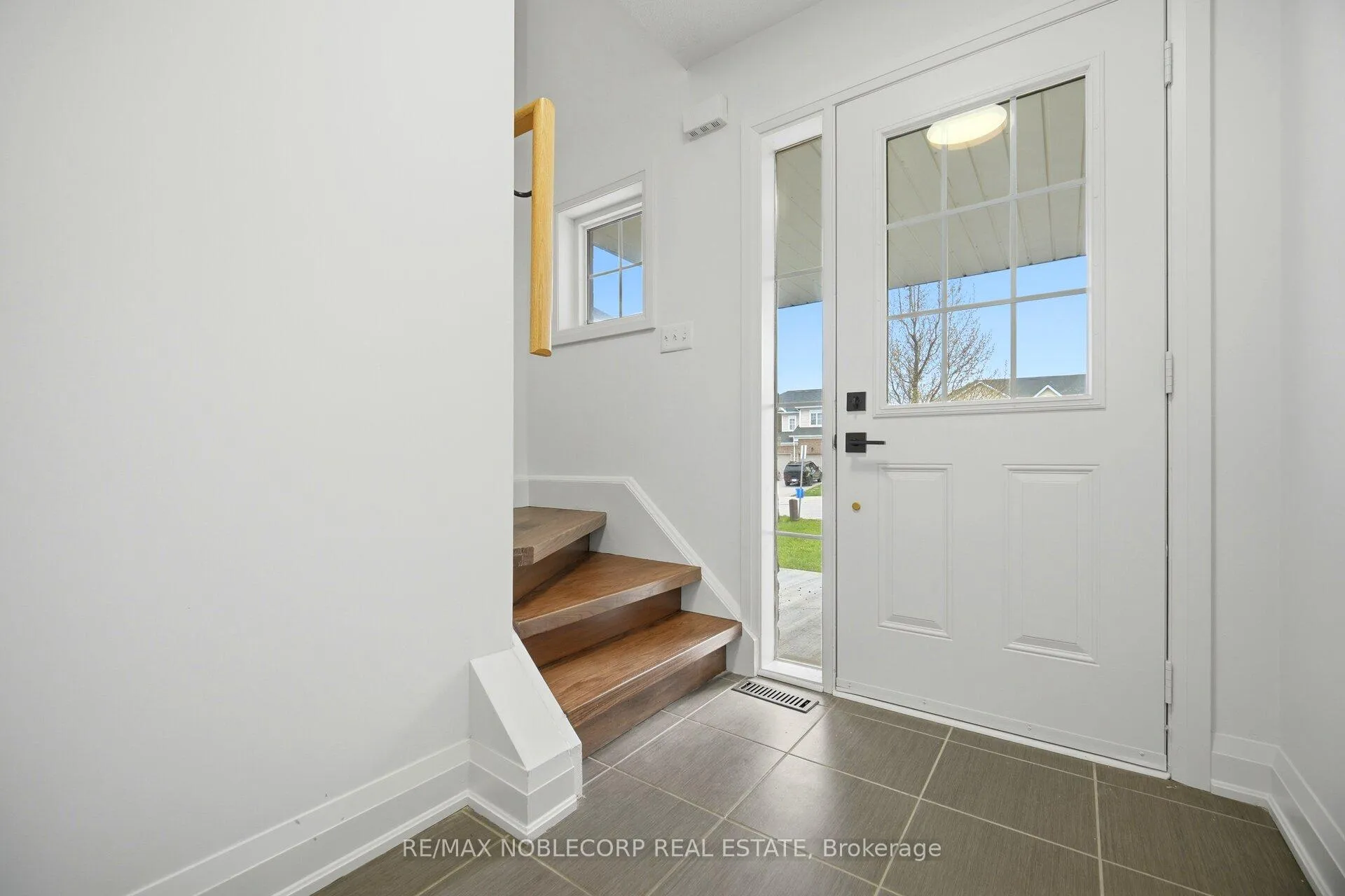 Photo 22 of 20 Peartree Court, Barrie, Allandale Heights — HOMEH