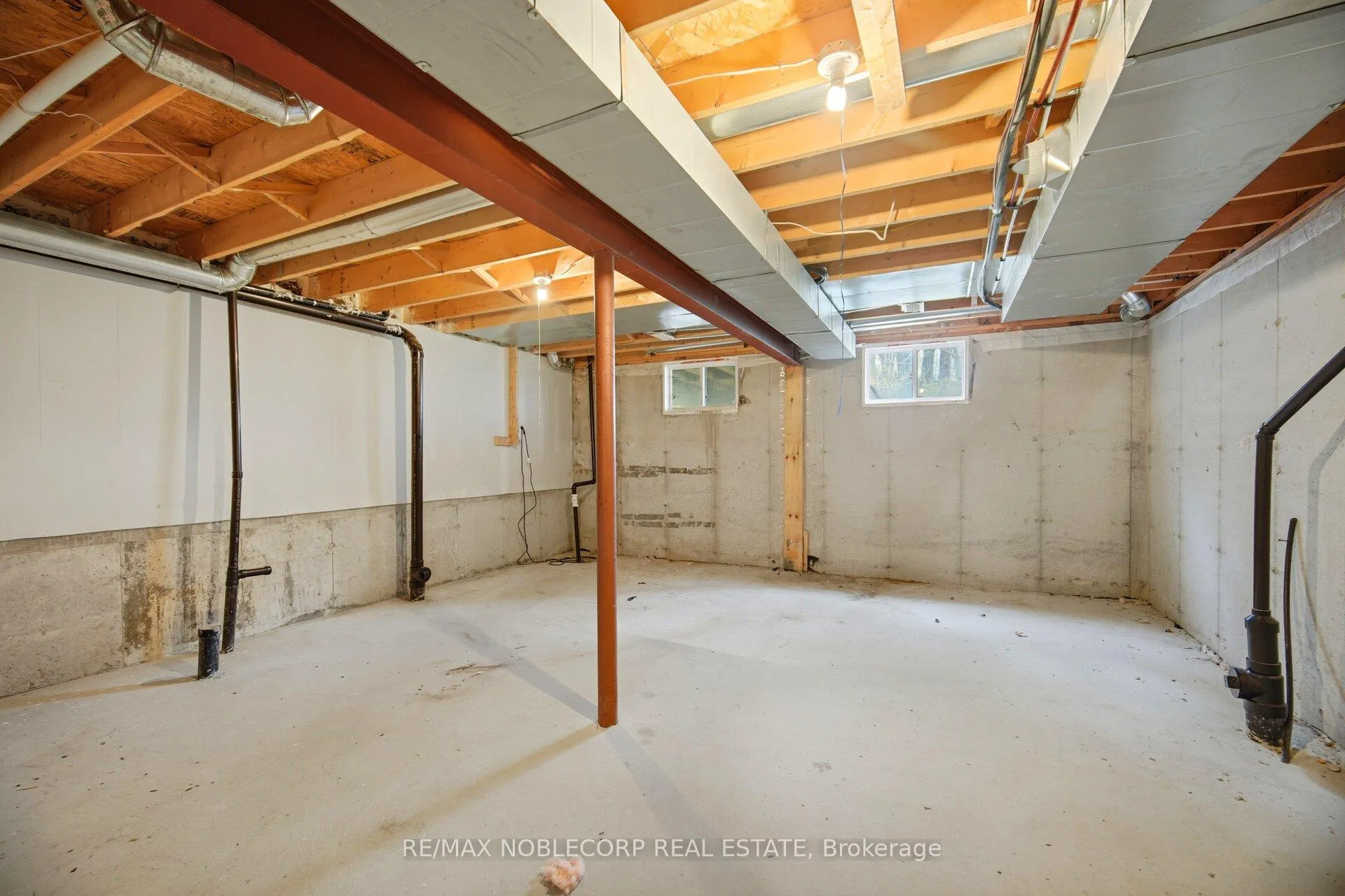 Photo 37 of 20 Peartree Court, Barrie, Allandale Heights — HOMEH