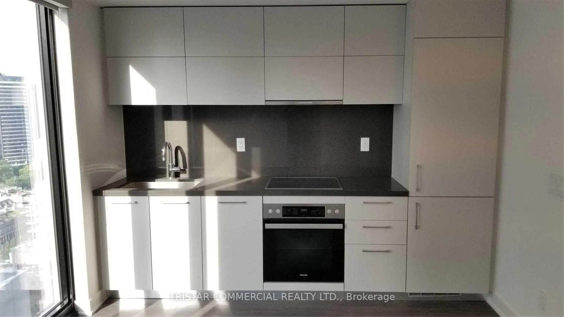 Photo 4 of Unit 2301, 188 Cumberland Street, Toronto, The Annex — HOMEH