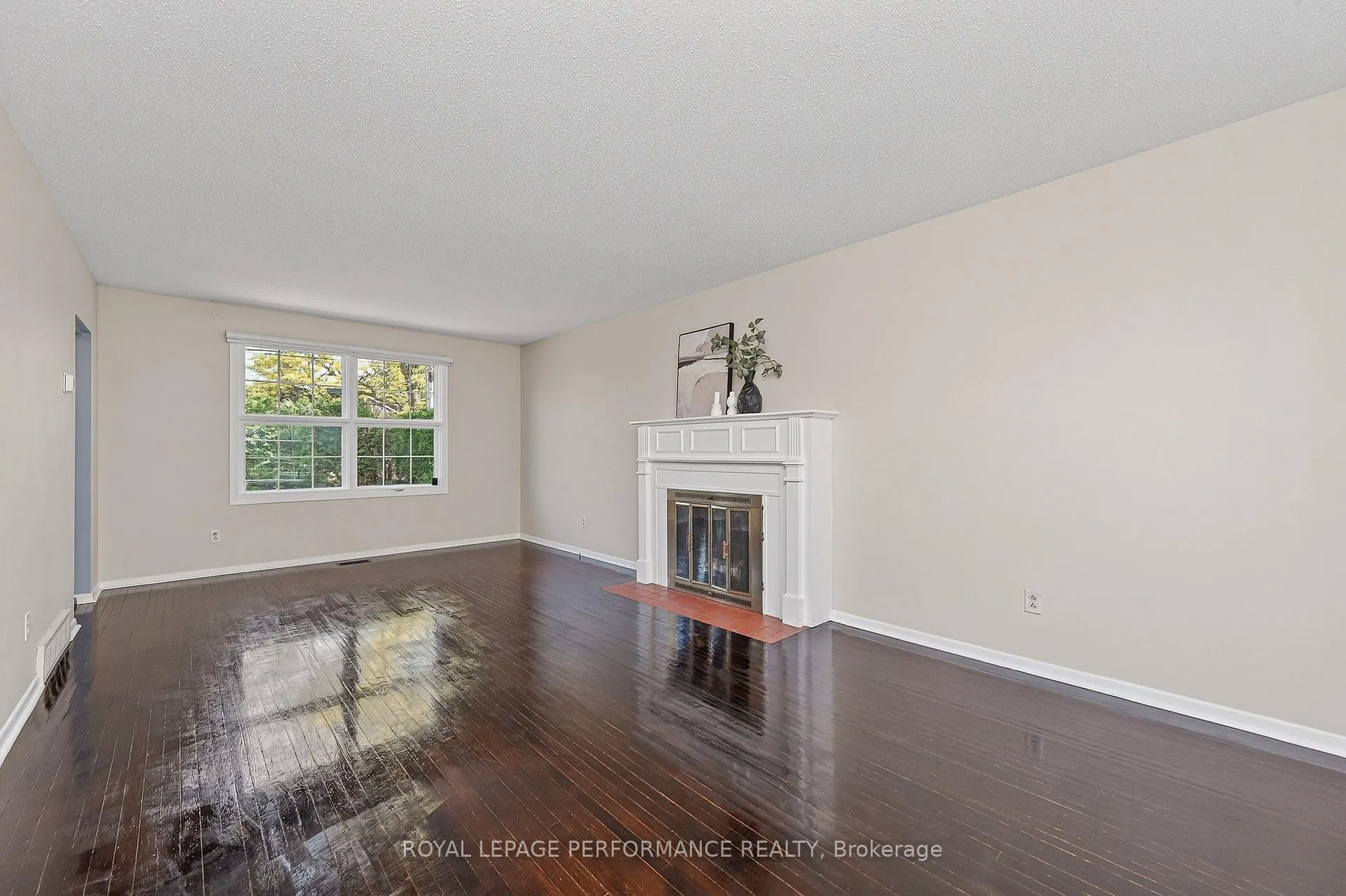Photo 6 of 1799 Dorset Drive, Ottawa, Playfair Park — HOMEH