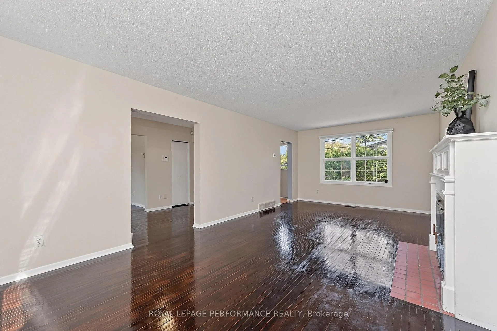 Photo 8 of 1799 Dorset Drive, Ottawa, Playfair Park — HOMEH