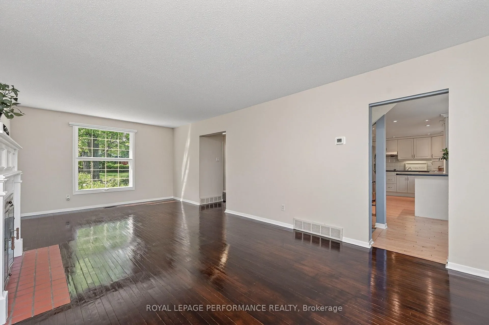Photo 9 of 1799 Dorset Drive, Ottawa, Playfair Park — HOMEH