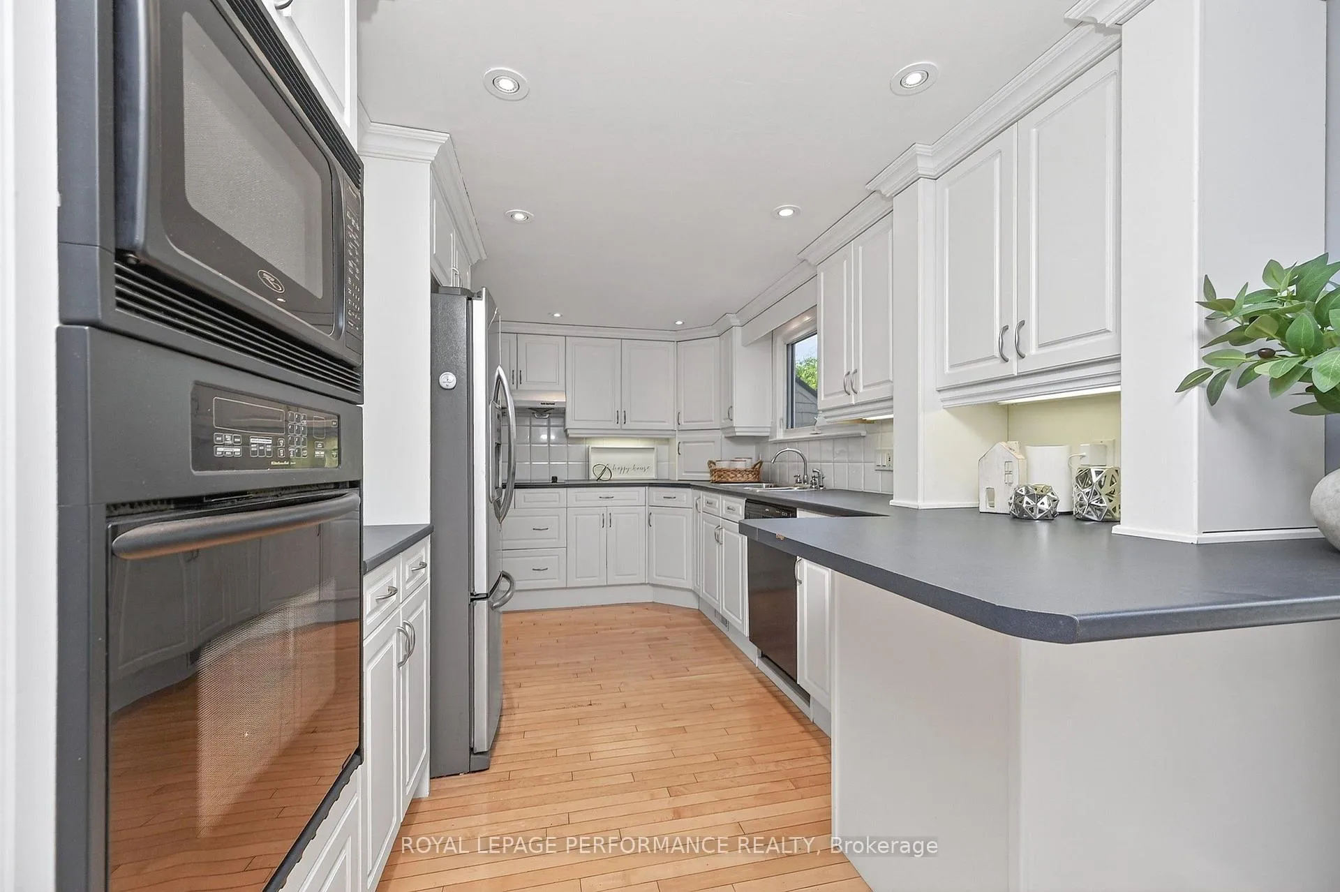 Photo 11 of 1799 Dorset Drive, Ottawa, Playfair Park — HOMEH
