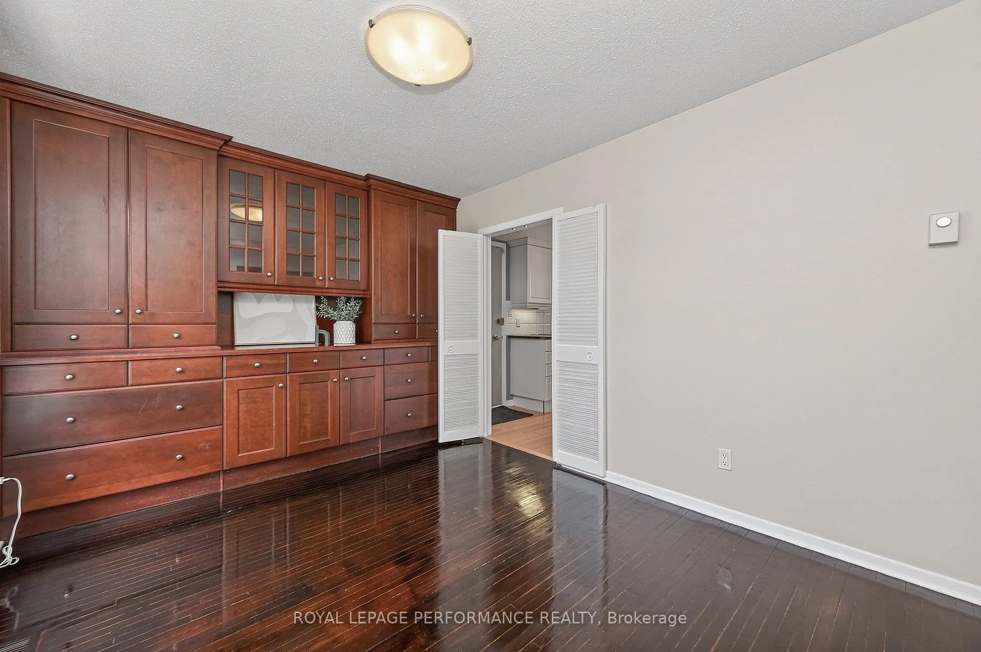 Photo 15 of 1799 Dorset Drive, Ottawa, Playfair Park — HOMEH