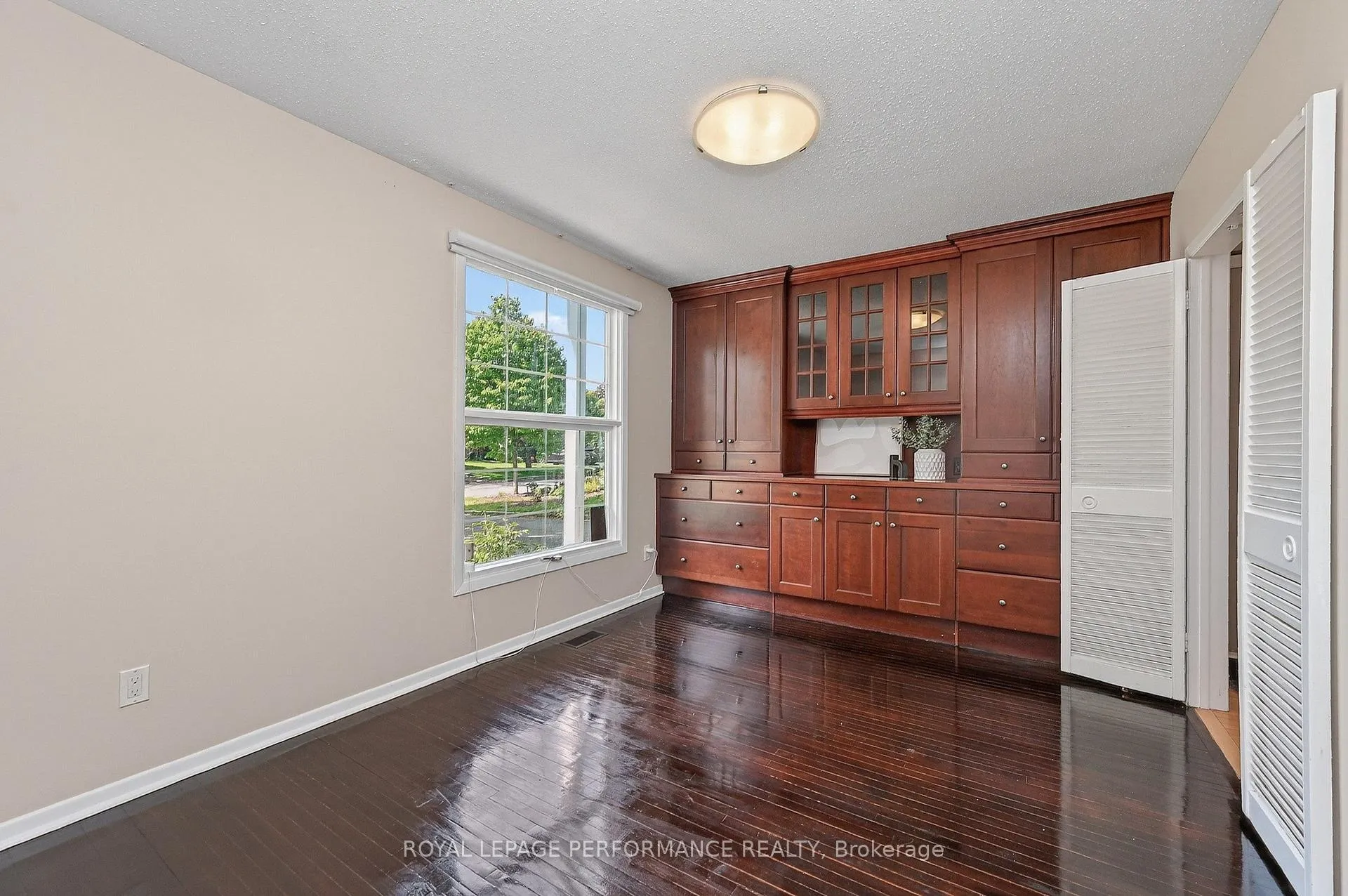 Photo 17 of 1799 Dorset Drive, Ottawa, Playfair Park — HOMEH