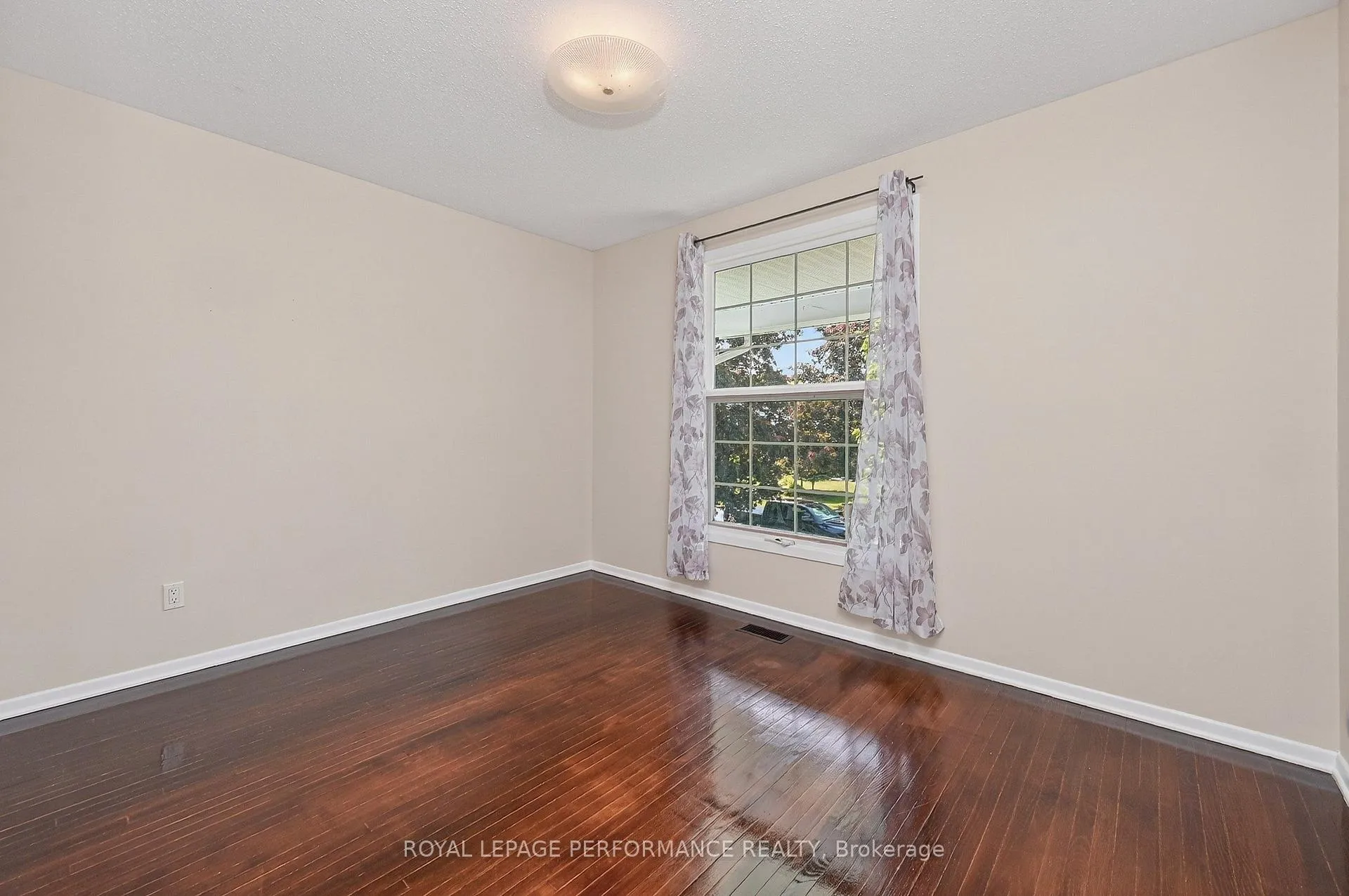 Photo 28 of 1799 Dorset Drive, Ottawa, Playfair Park — HOMEH