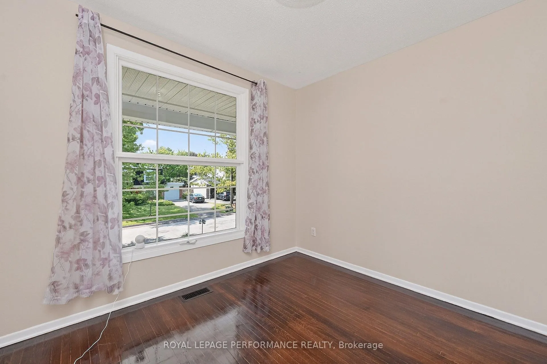 Photo 30 of 1799 Dorset Drive, Ottawa, Playfair Park — HOMEH