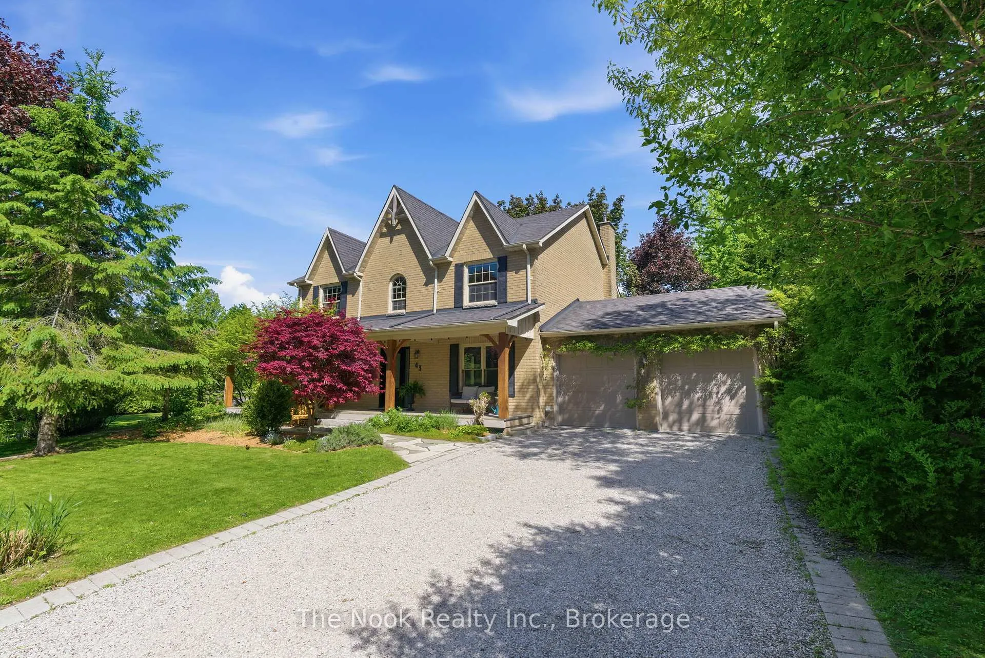 Photo 2 of 43 Carmody Lane, Uxbridge — HOMEH