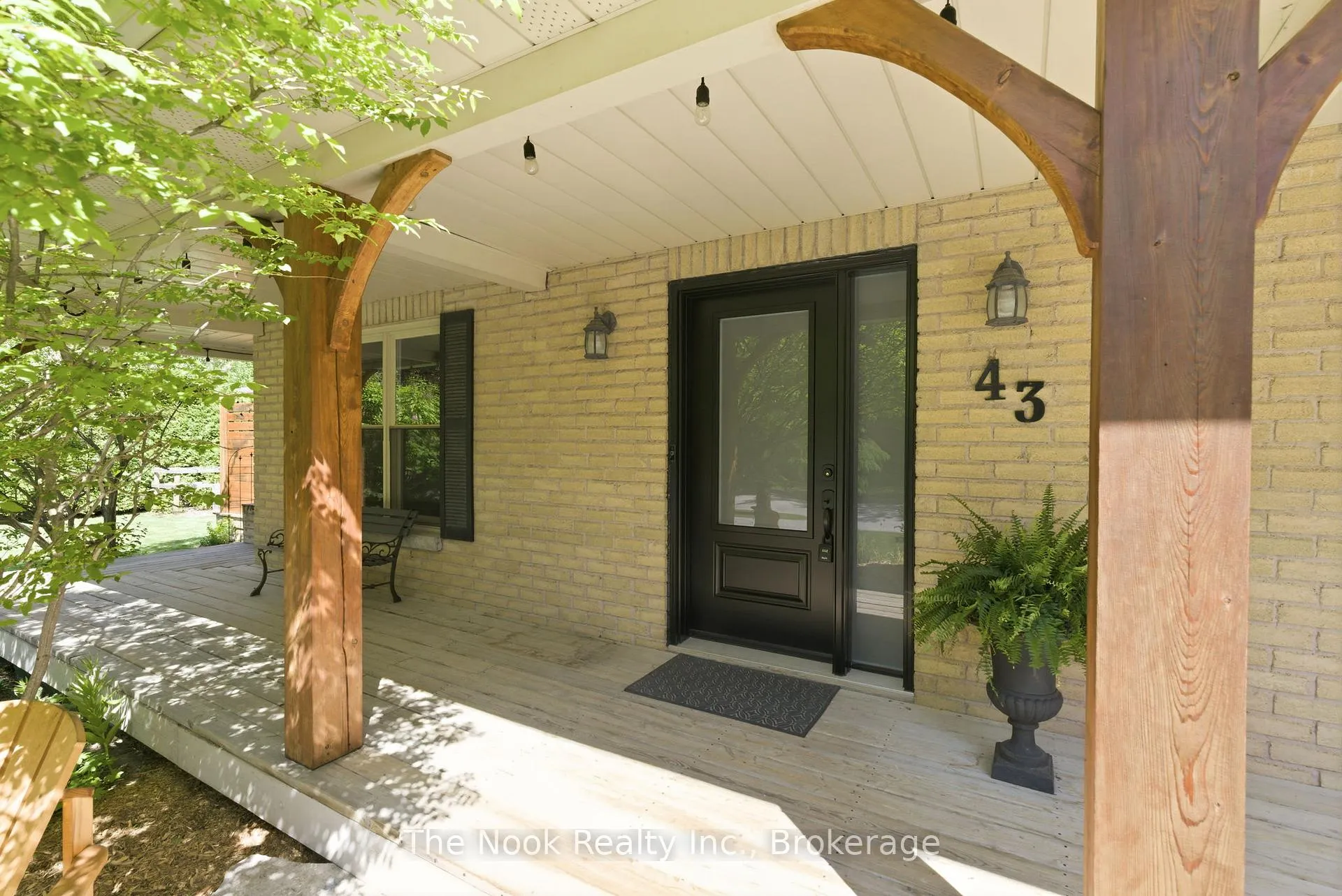 Photo 3 of 43 Carmody Lane, Uxbridge — HOMEH
