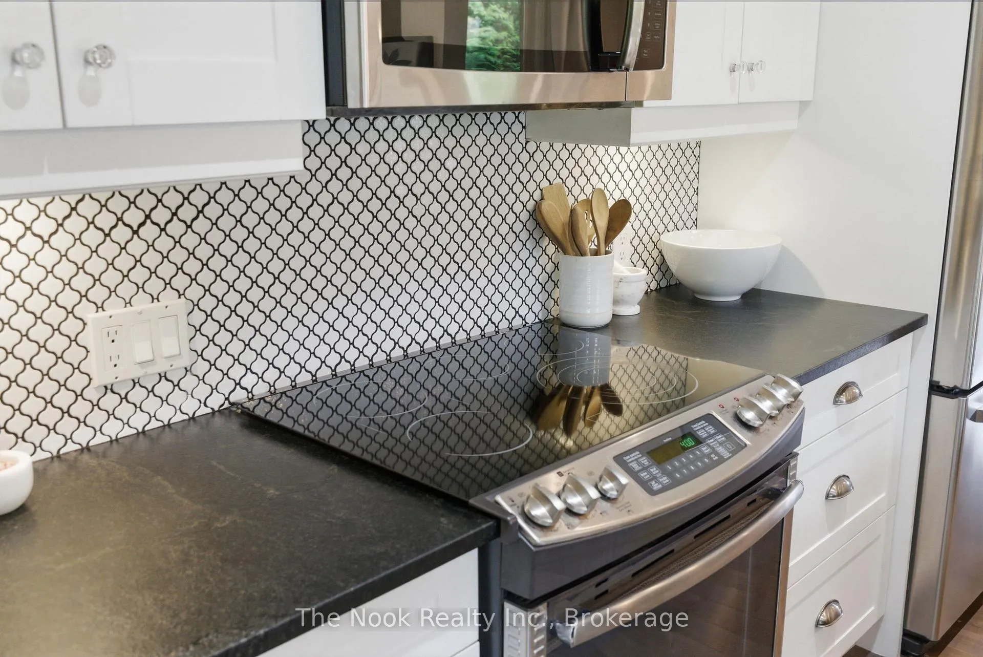 Photo 19 of 43 Carmody Lane, Uxbridge — HOMEH