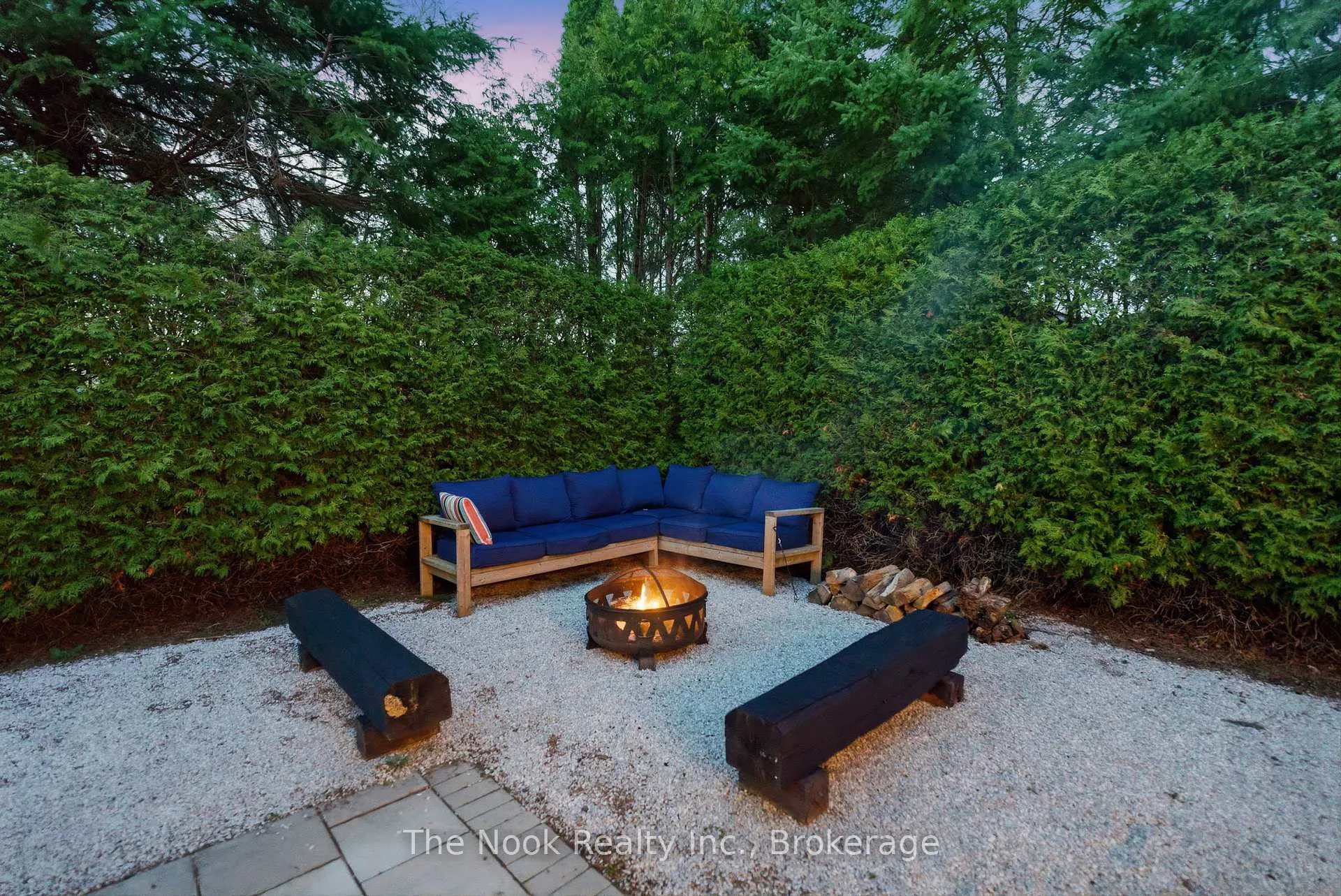 Photo 44 of 43 Carmody Lane, Uxbridge — HOMEH