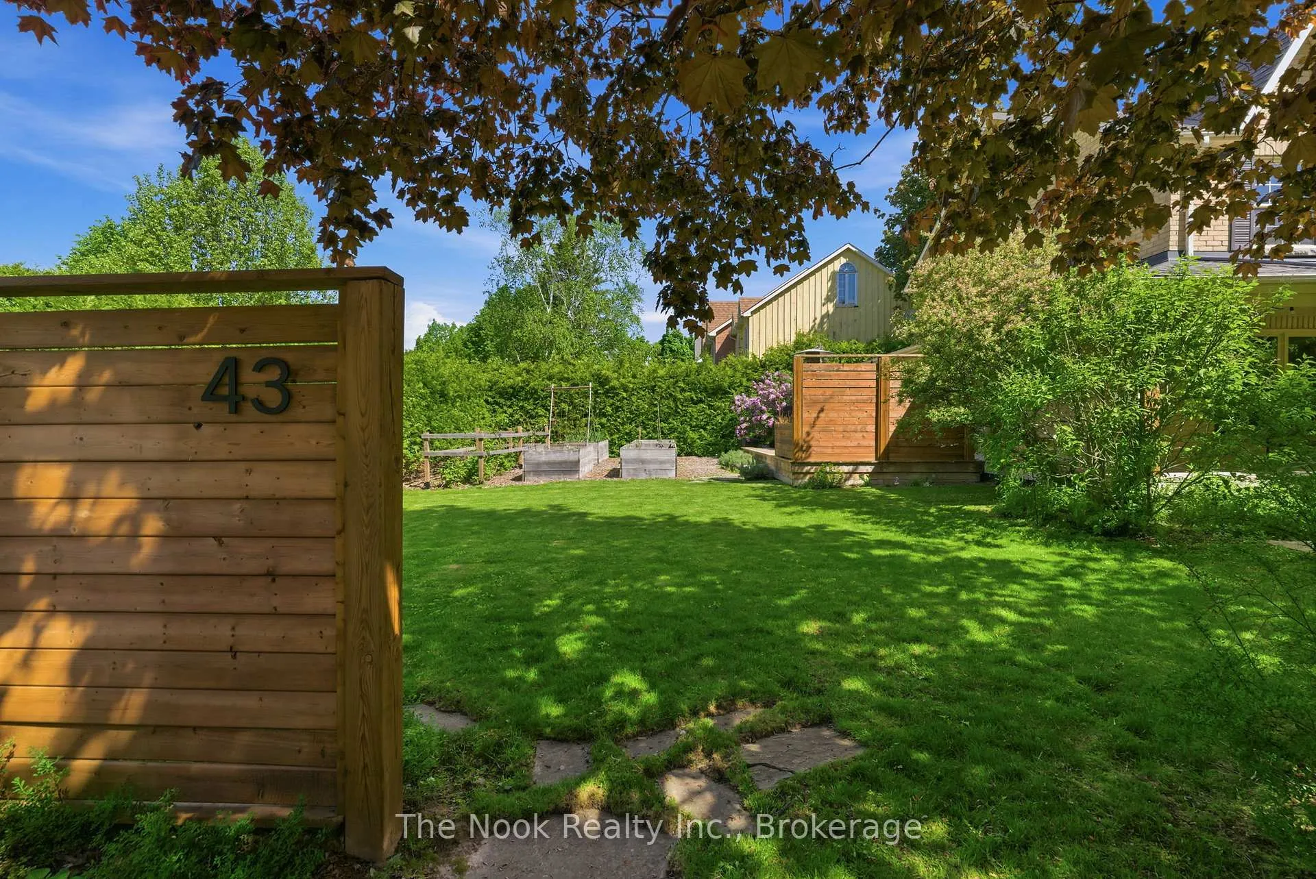 Photo 46 of 43 Carmody Lane, Uxbridge — HOMEH