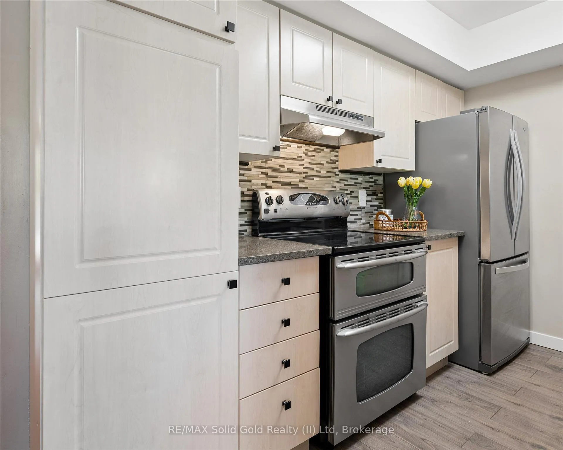 Photo 11 of Unit 5, 15 Gregg Court, Kitchener, Idlewood — HOMEH