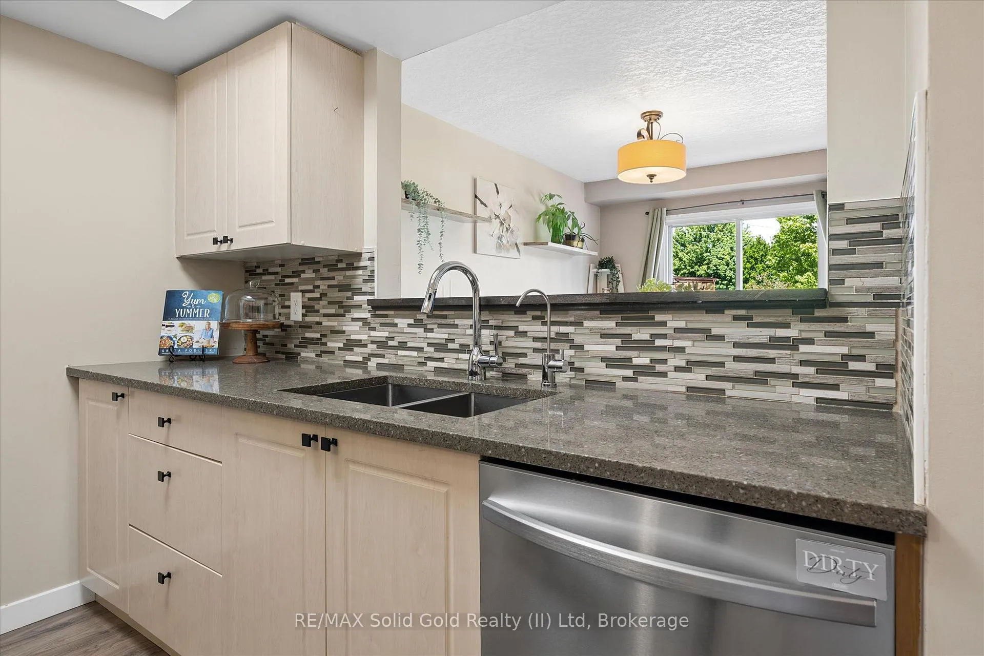 Photo 12 of Unit 5, 15 Gregg Court, Kitchener, Idlewood — HOMEH