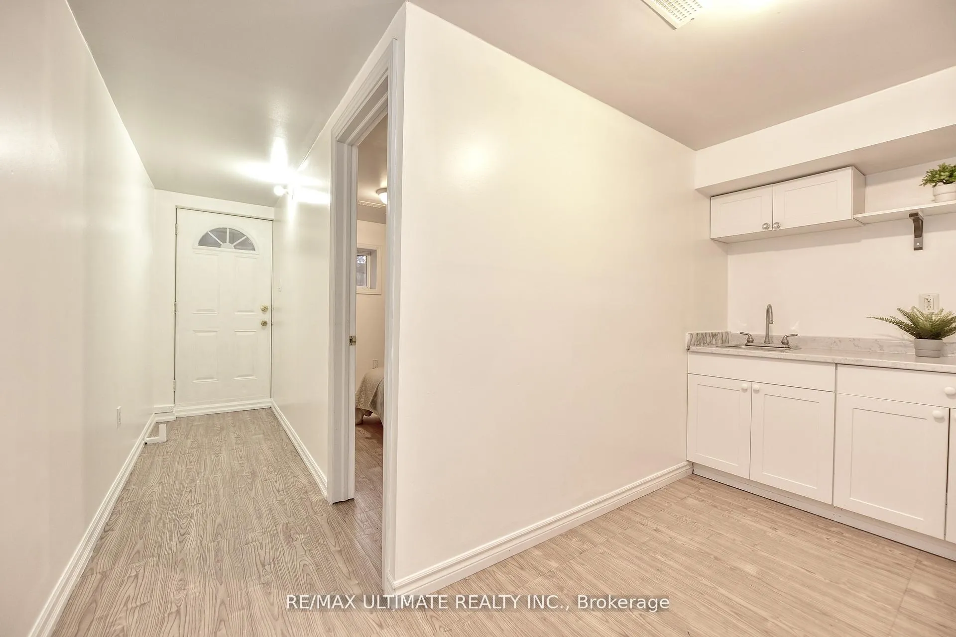 Photo 23 of 227 Earlscourt Avenue, Toronto, Caledonia-Fairbank — HOMEH
