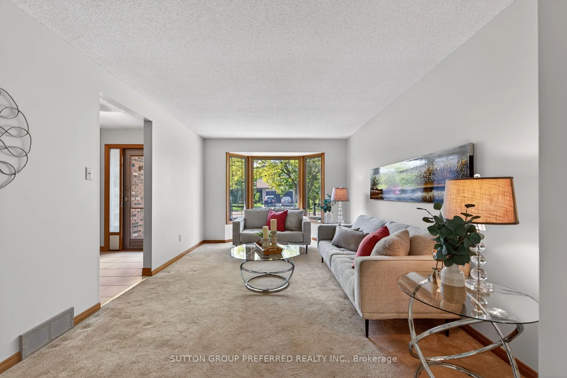 Photo 7 of 4 Golfview Crescent, London, South Q — HOMEH