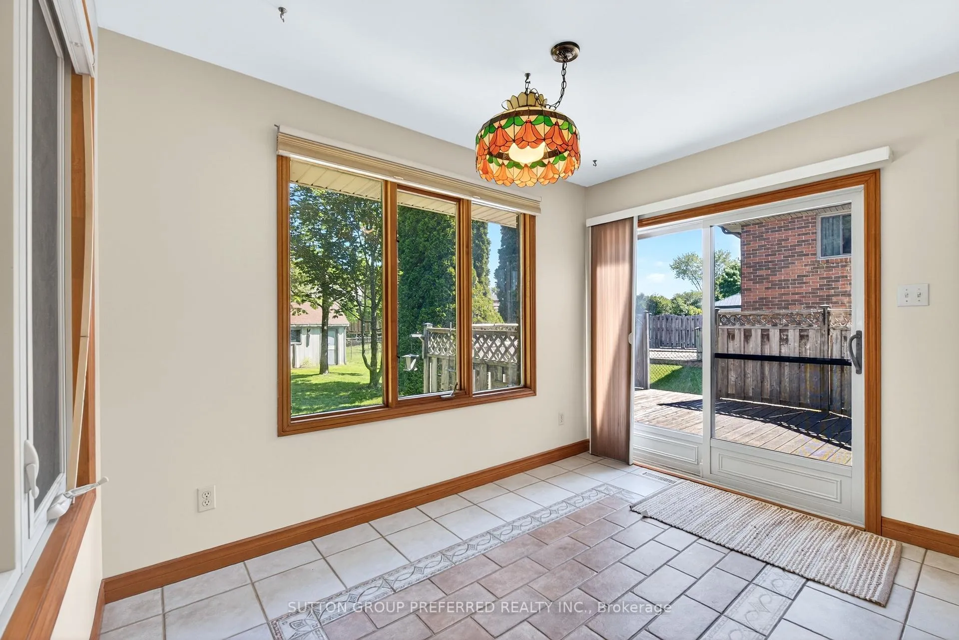 Photo 15 of 4 Golfview Crescent, London, South Q — HOMEH