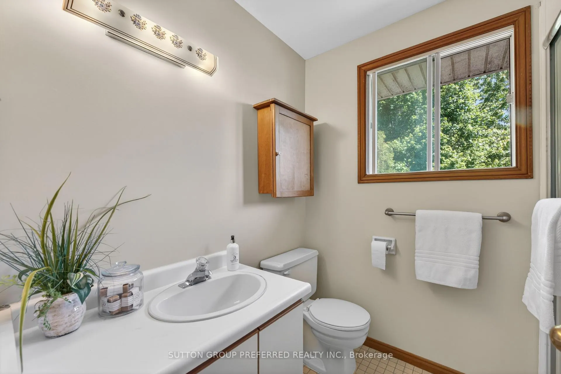 Photo 26 of 4 Golfview Crescent, London, South Q — HOMEH