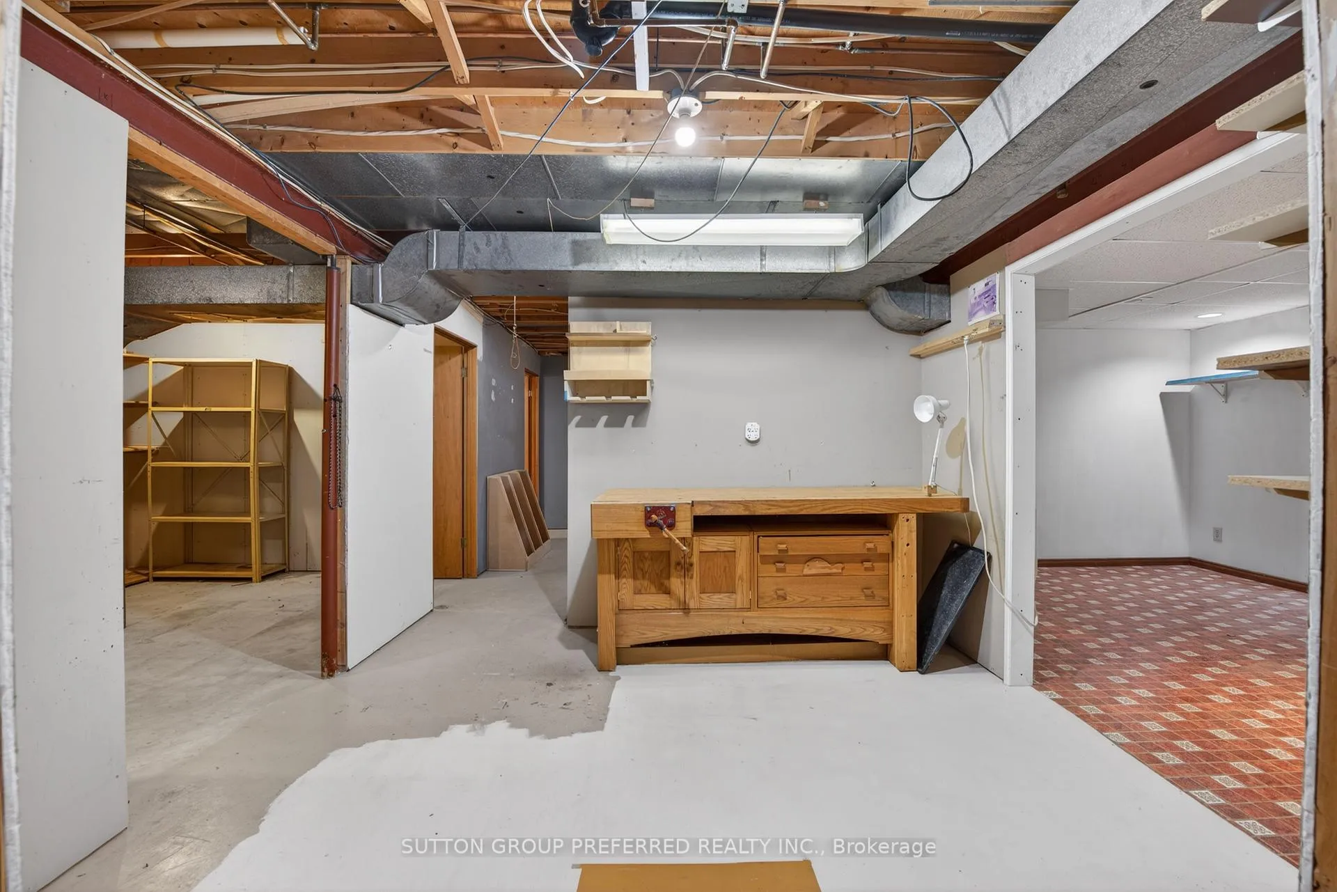 Photo 40 of 4 Golfview Crescent, London, South Q — HOMEH