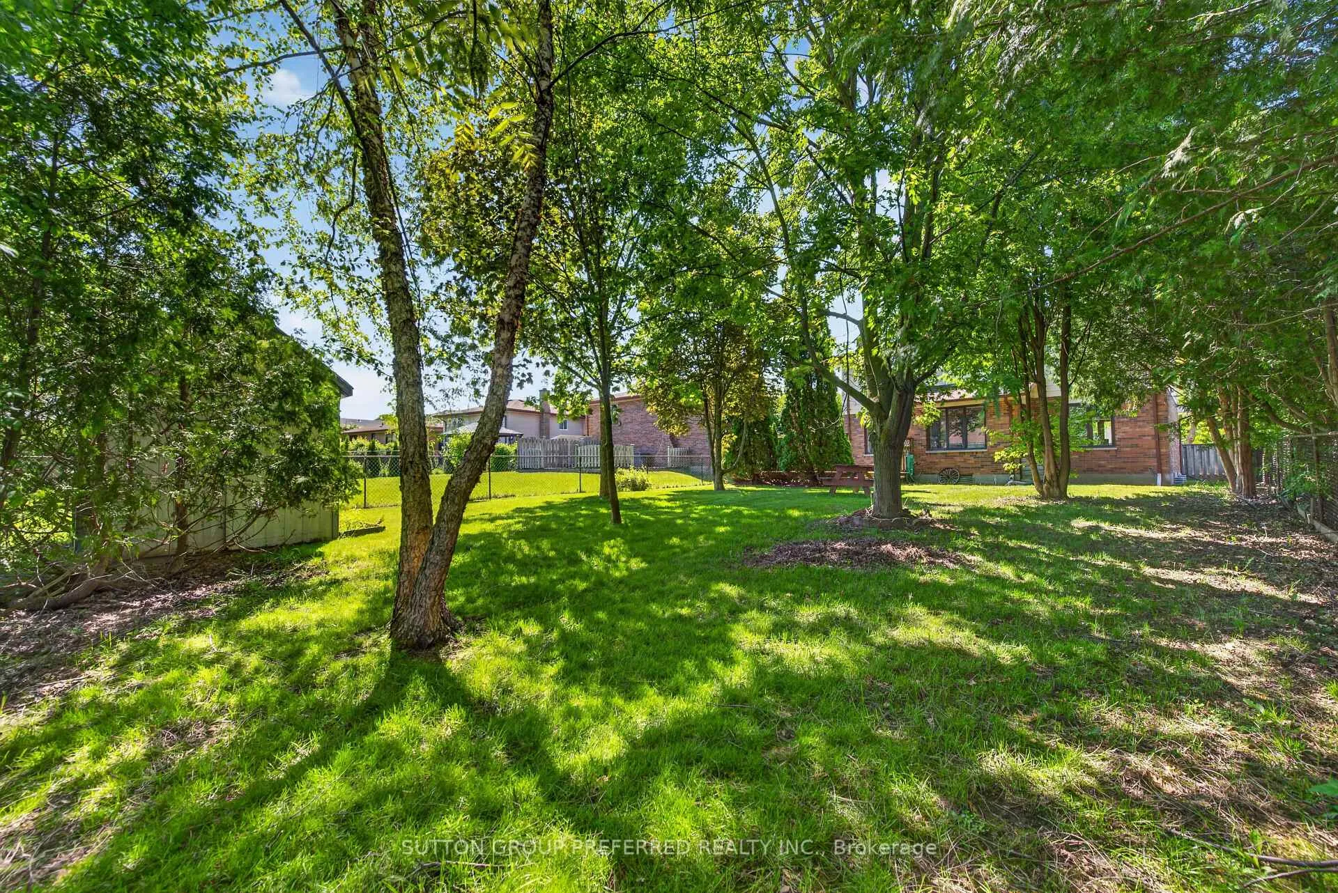 Photo 46 of 4 Golfview Crescent, London, South Q — HOMEH