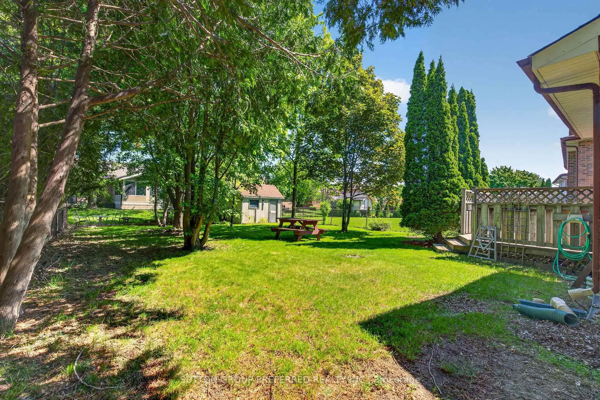 Photo 47 of 4 Golfview Crescent, London, South Q — HOMEH