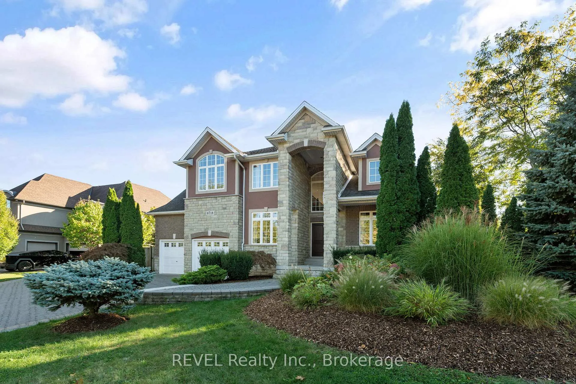 Photo 4 of 6718 Domenic Crescent, Niagara Falls, Stamford — HOMEH