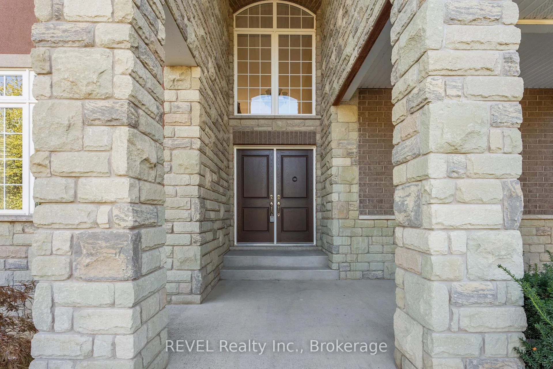Photo 6 of 6718 Domenic Crescent, Niagara Falls, Stamford — HOMEH