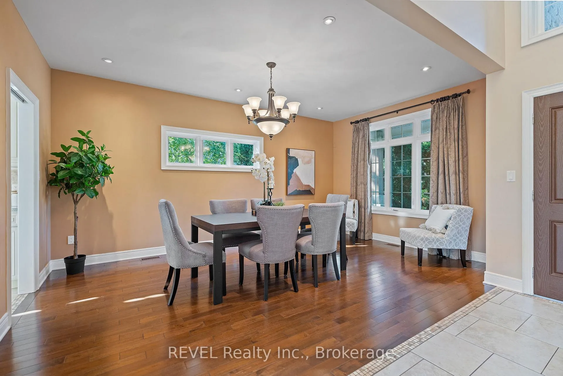 Photo 10 of 6718 Domenic Crescent, Niagara Falls, Stamford — HOMEH