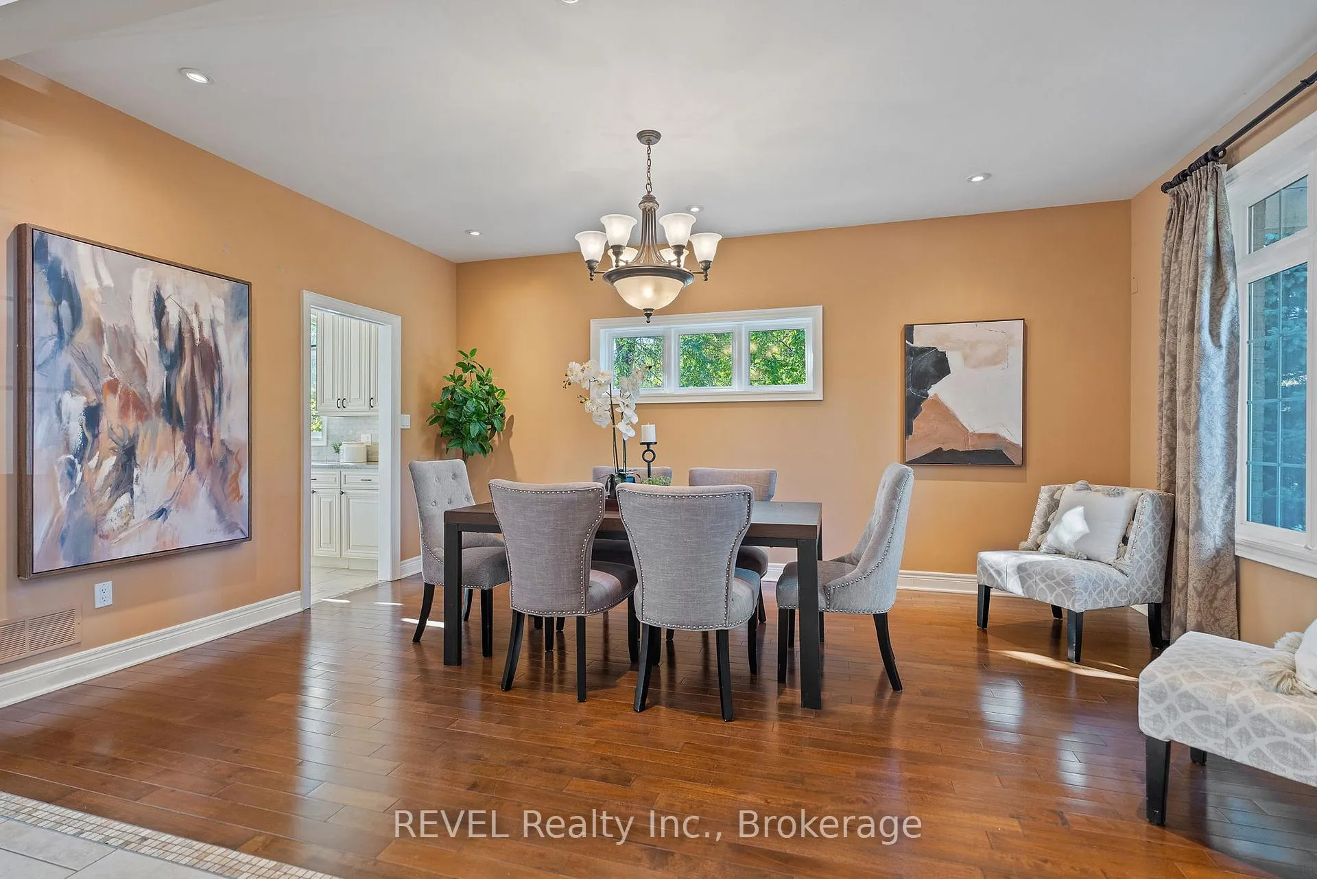 Photo 11 of 6718 Domenic Crescent, Niagara Falls, Stamford — HOMEH